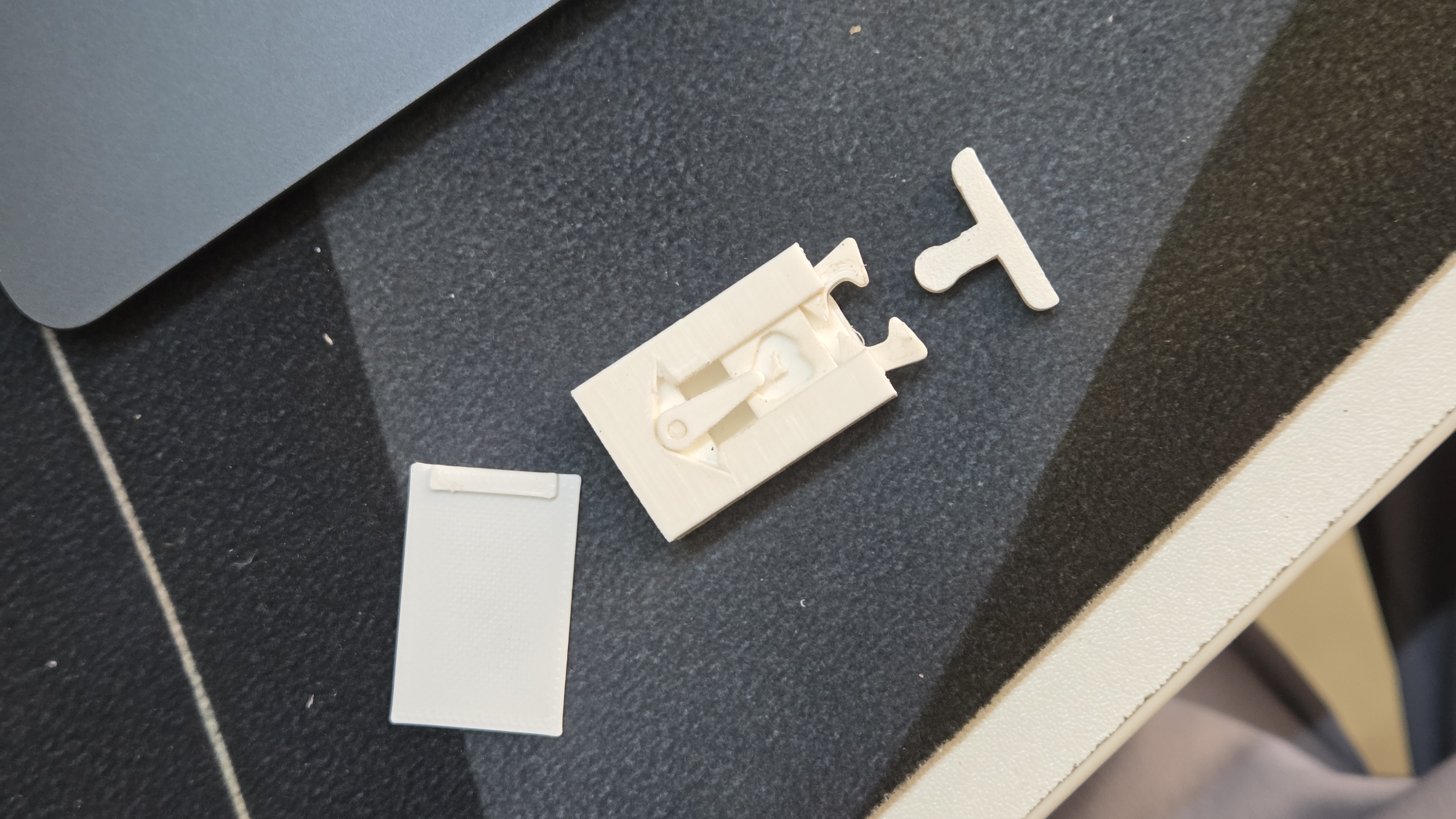 Miniatura 4 do modelo 3D Push Lock