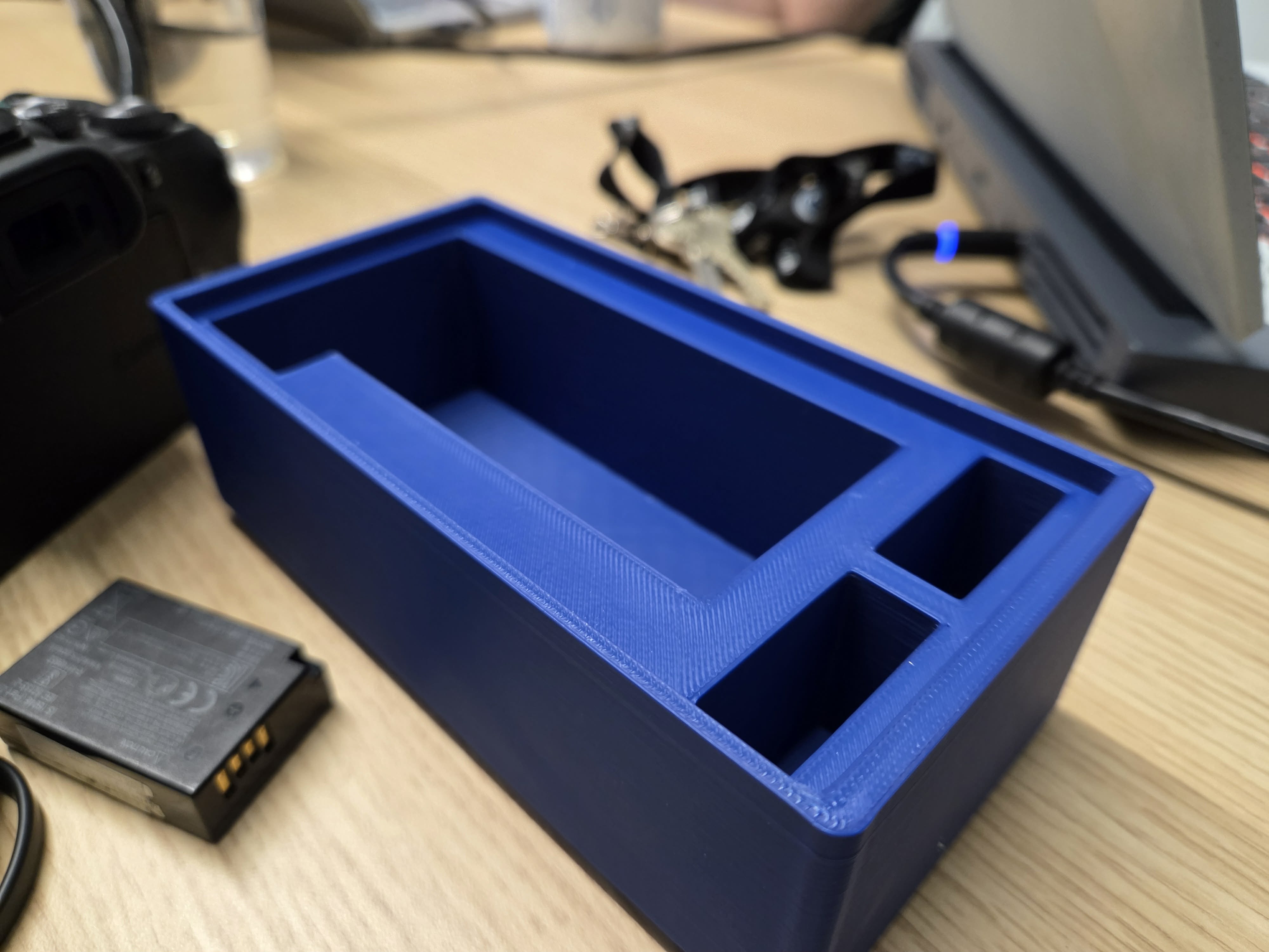 EOS R10 Gridfinity container