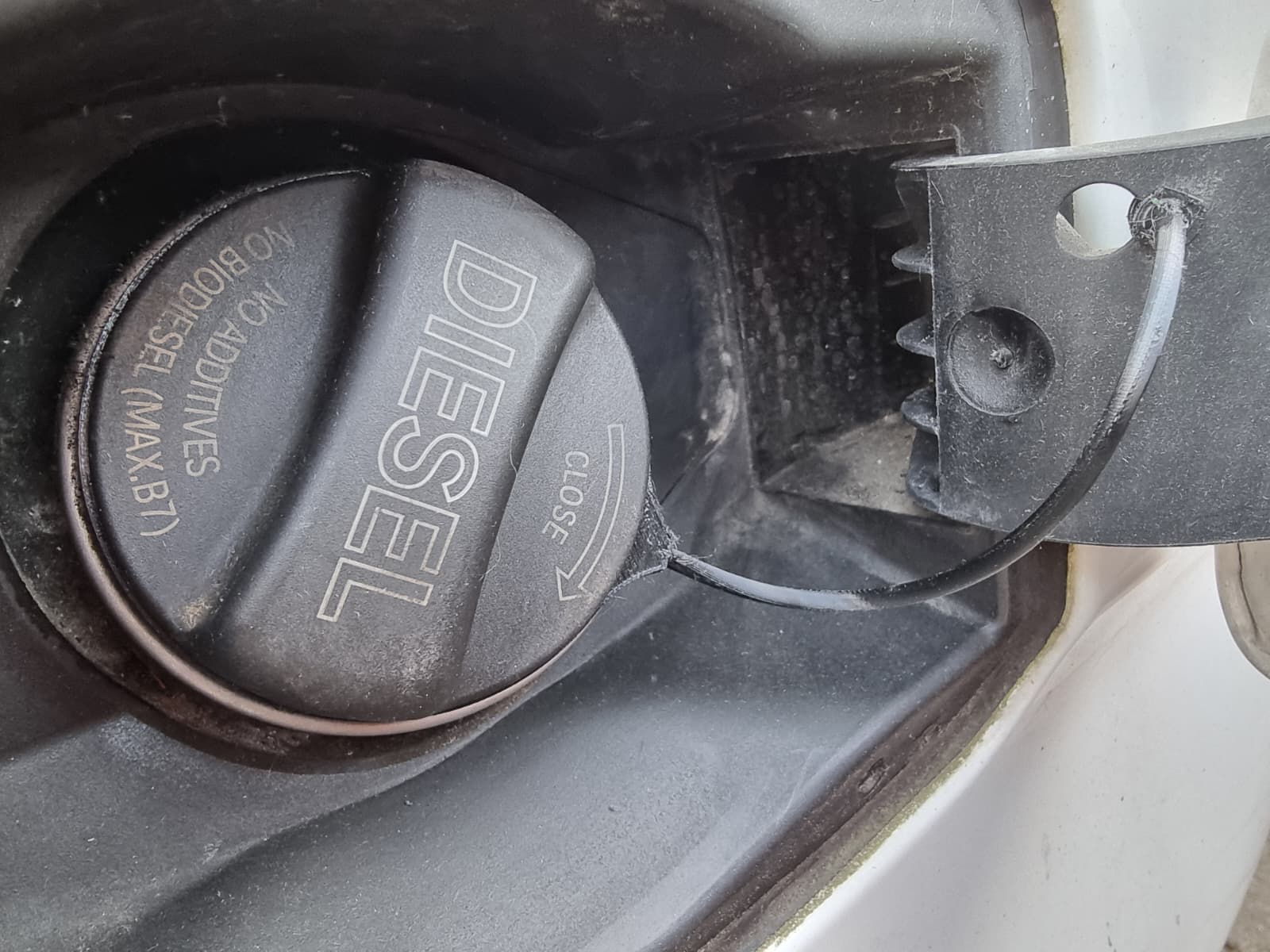 BMW Fuel Cap Tether Replacement (Universal Fit)