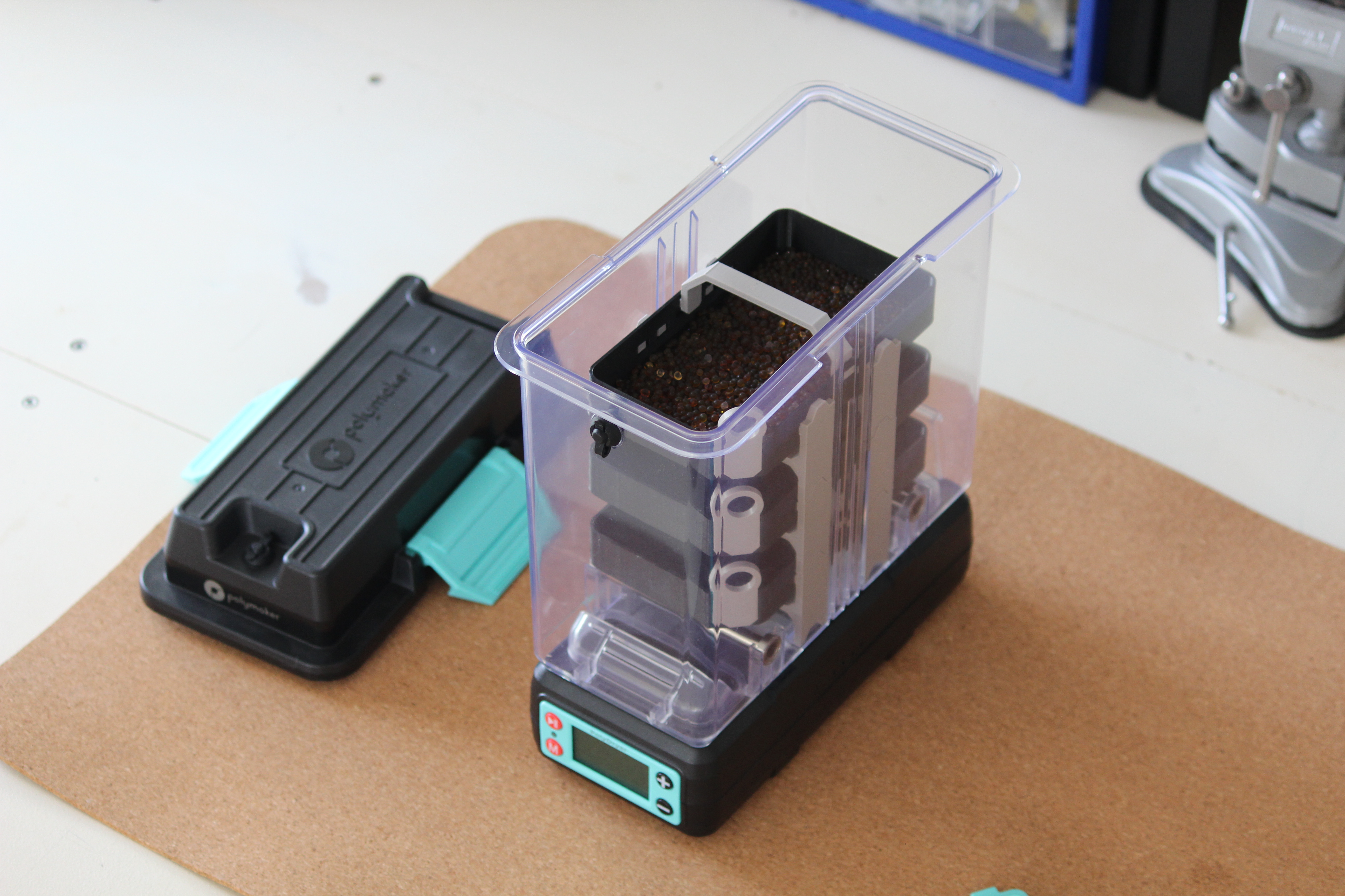 Miniatura 7 do modelo 3D Stackable Desiccant Drying Basket - for Polydryer