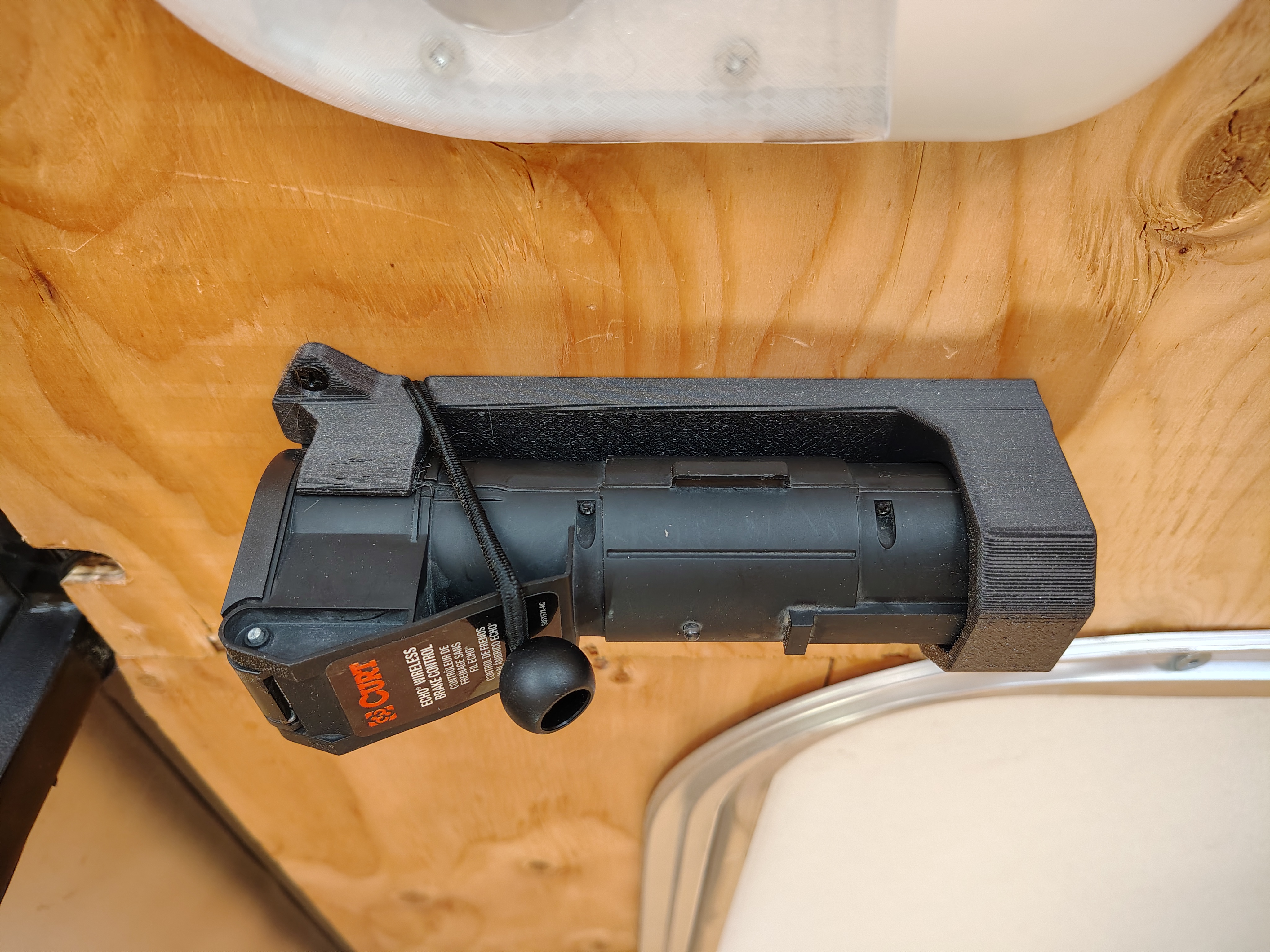 Curt Echo 51180 Bluetooth Trailer Brake Controller Wall Storage — miniatura 2