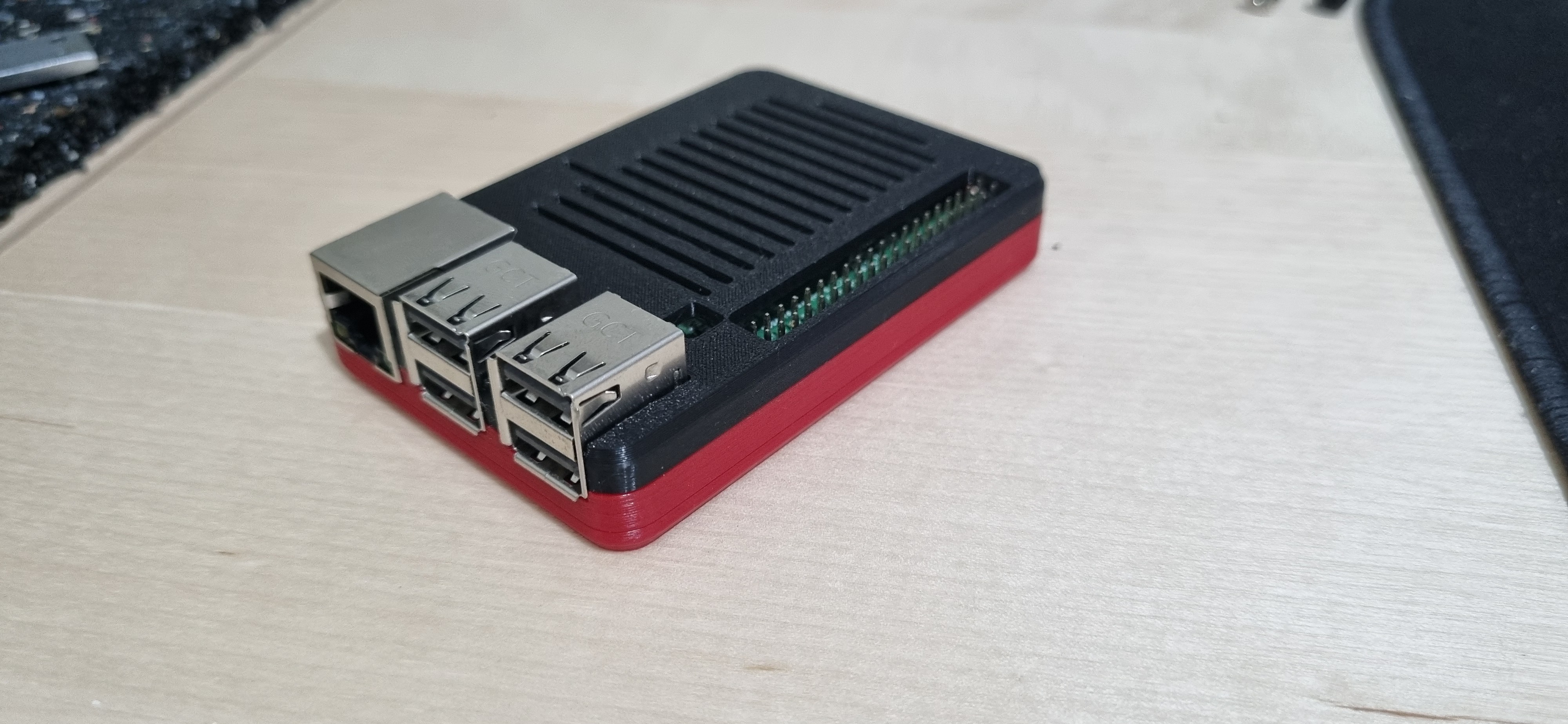 Malolo's screw-less / snap fit Raspberry Pi 3 Model B+ Slim Top Case