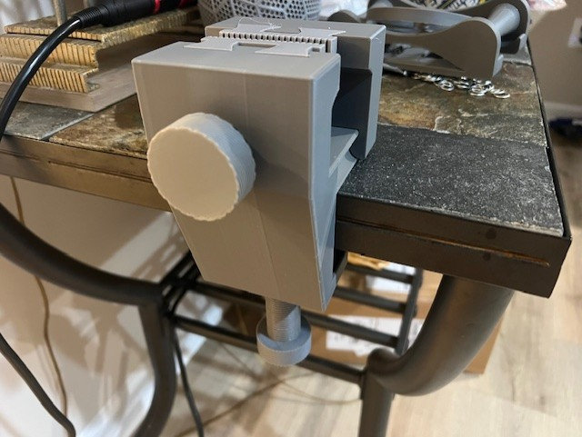 Miniatura 4 do modelo 3D Desk Vise