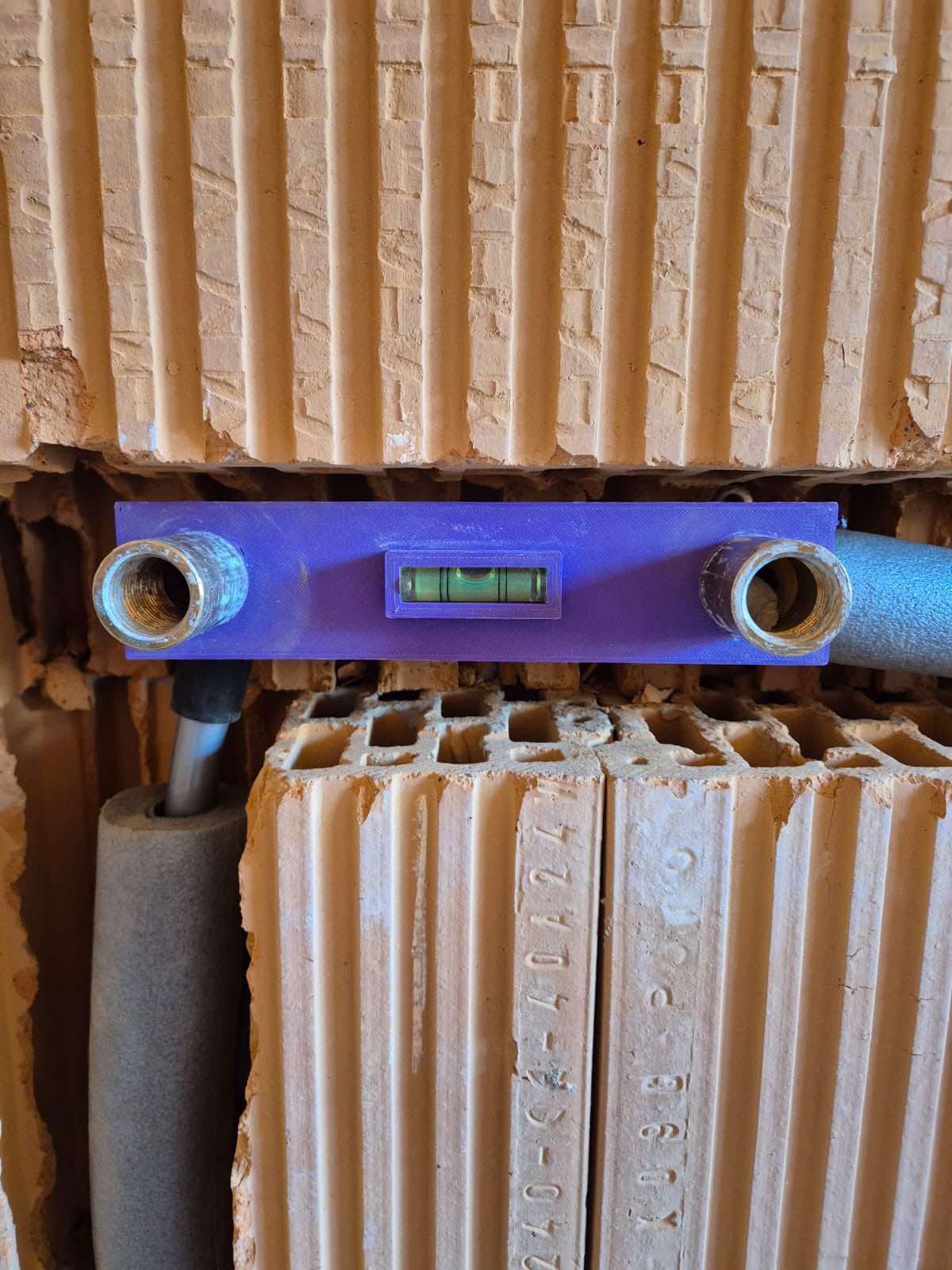 Roztečník baterie 150mm