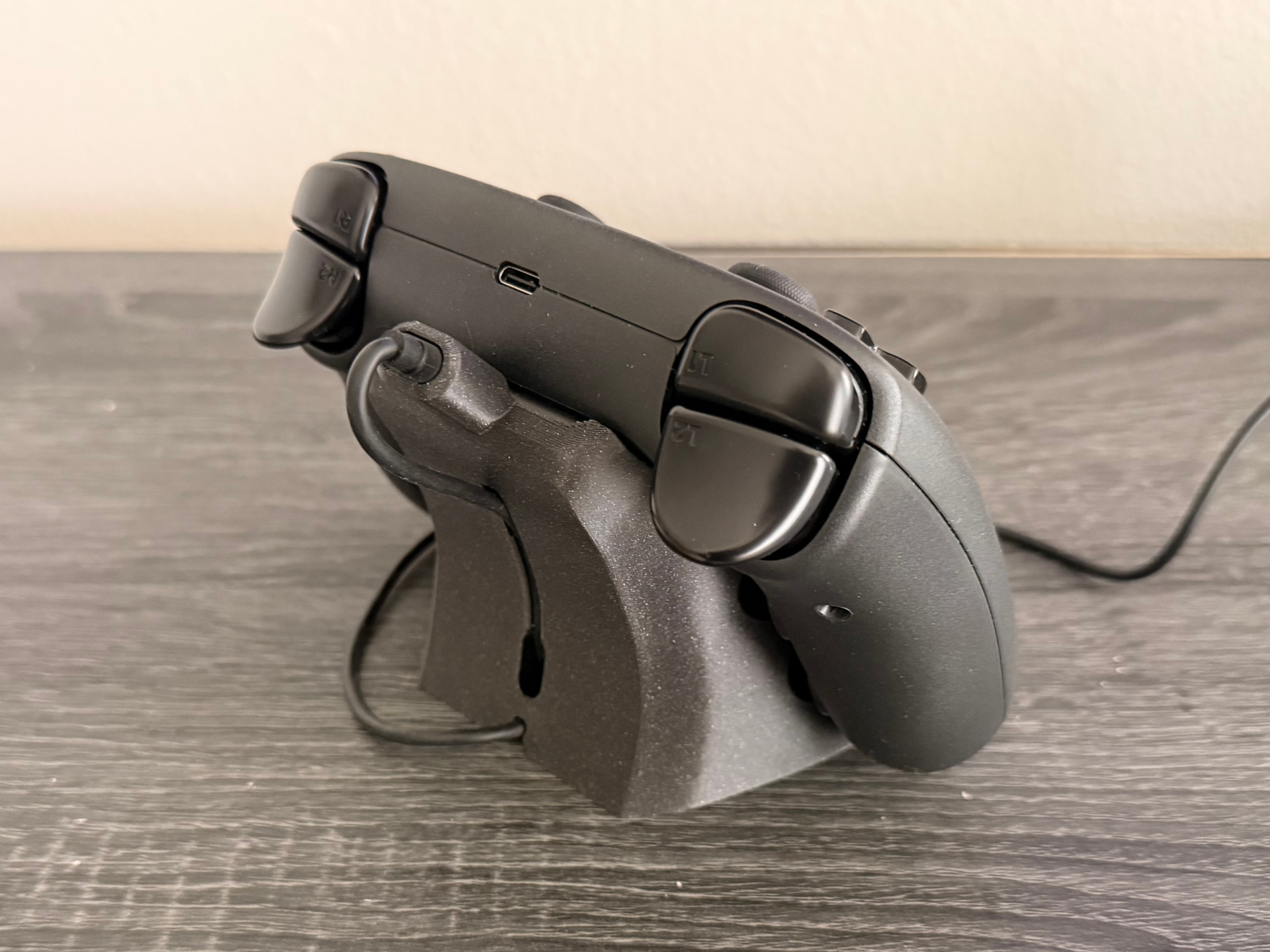 Miniatura 2 do modelo 3D Steam Controller Charging Stand