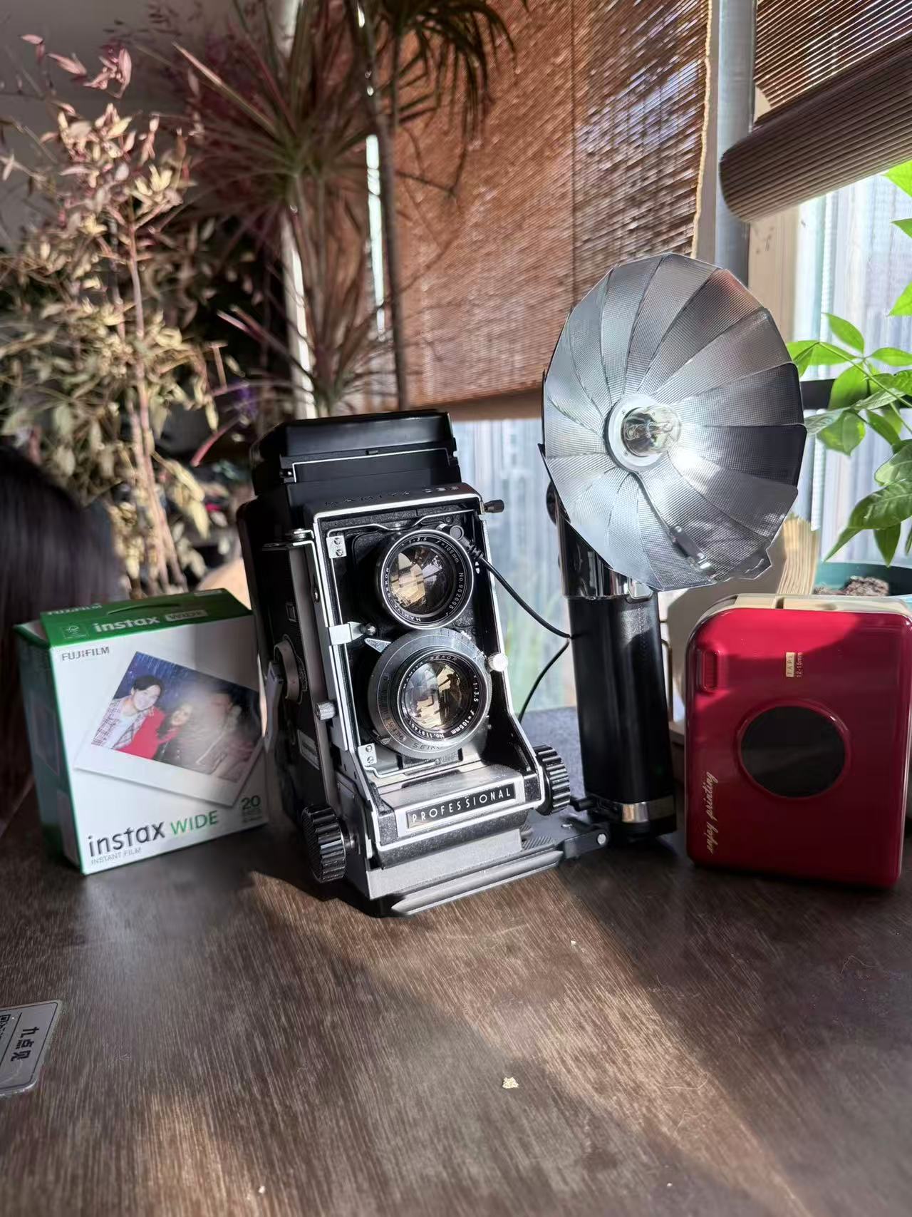 Mamiya C33 instax