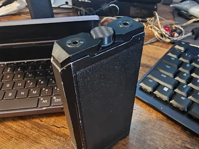 Fiio Q15 Back and Knob
