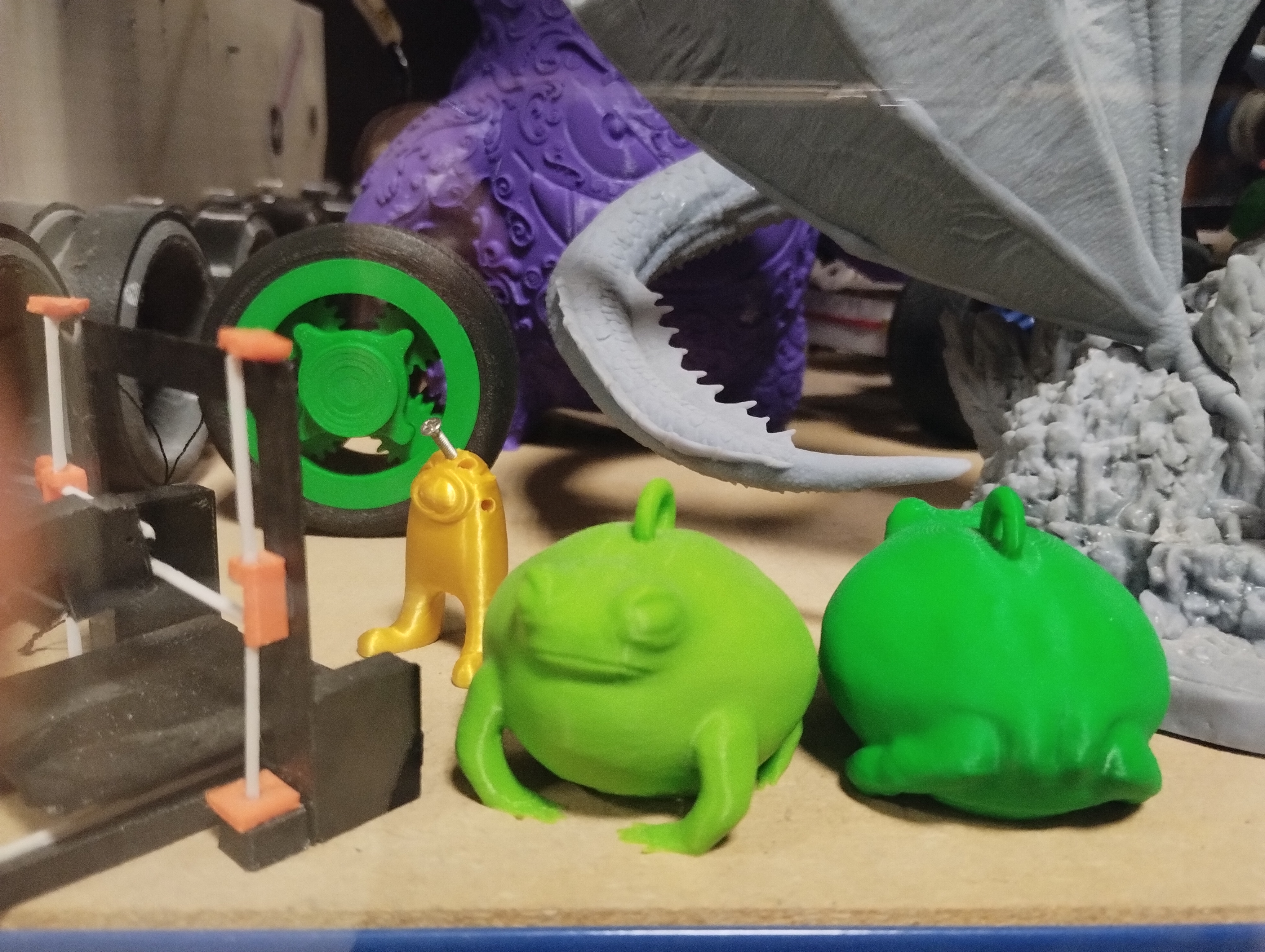 Miniatura 4 do modelo 3D Grumpy Frog keychain