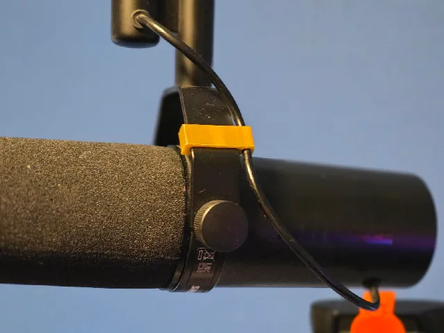 Shure SM7B / SM7dB cable retainer