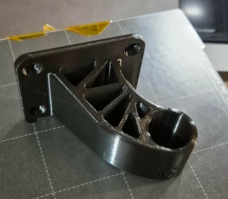Strong curtain rod bracket