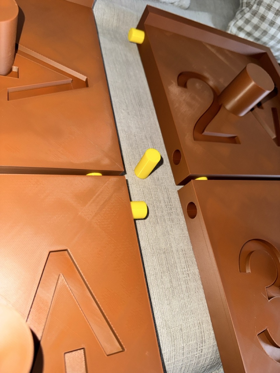 Miniatura 2 do modelo 3D Side Table using empty filament spools