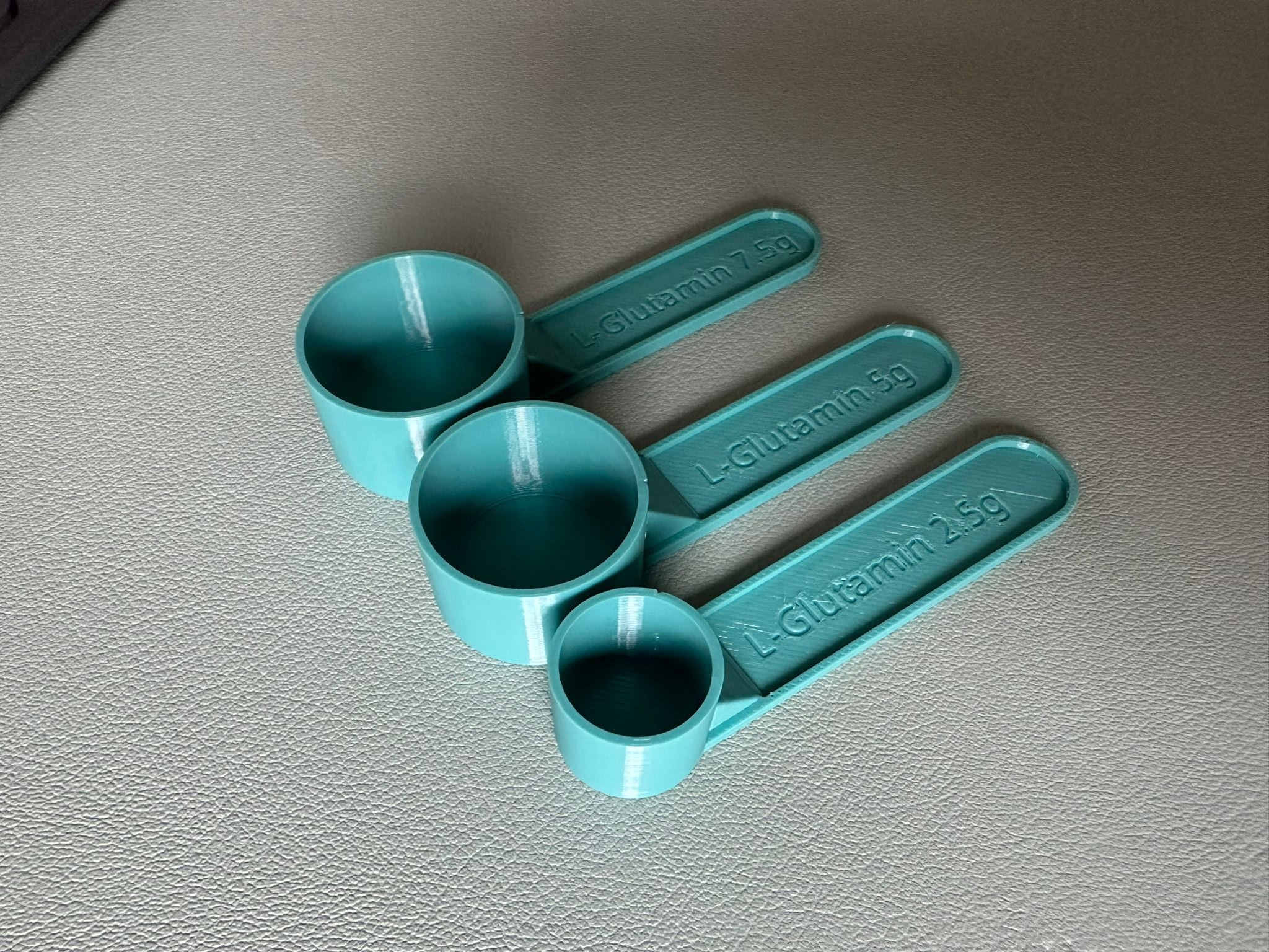 Measuring spoons for creatine and glutamine