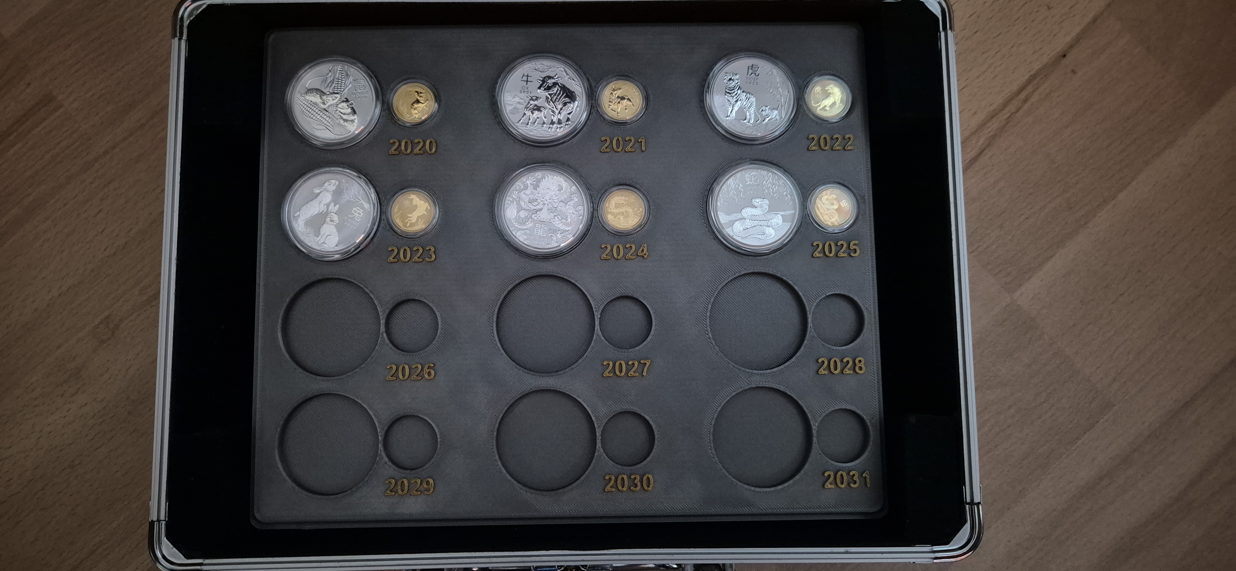 Coin Tray S format / Münz-Tableau S-Format - 12x37mm + 12x20mm - Lunar 3 Series - Gold 1/10oz & Silver 1/2oz