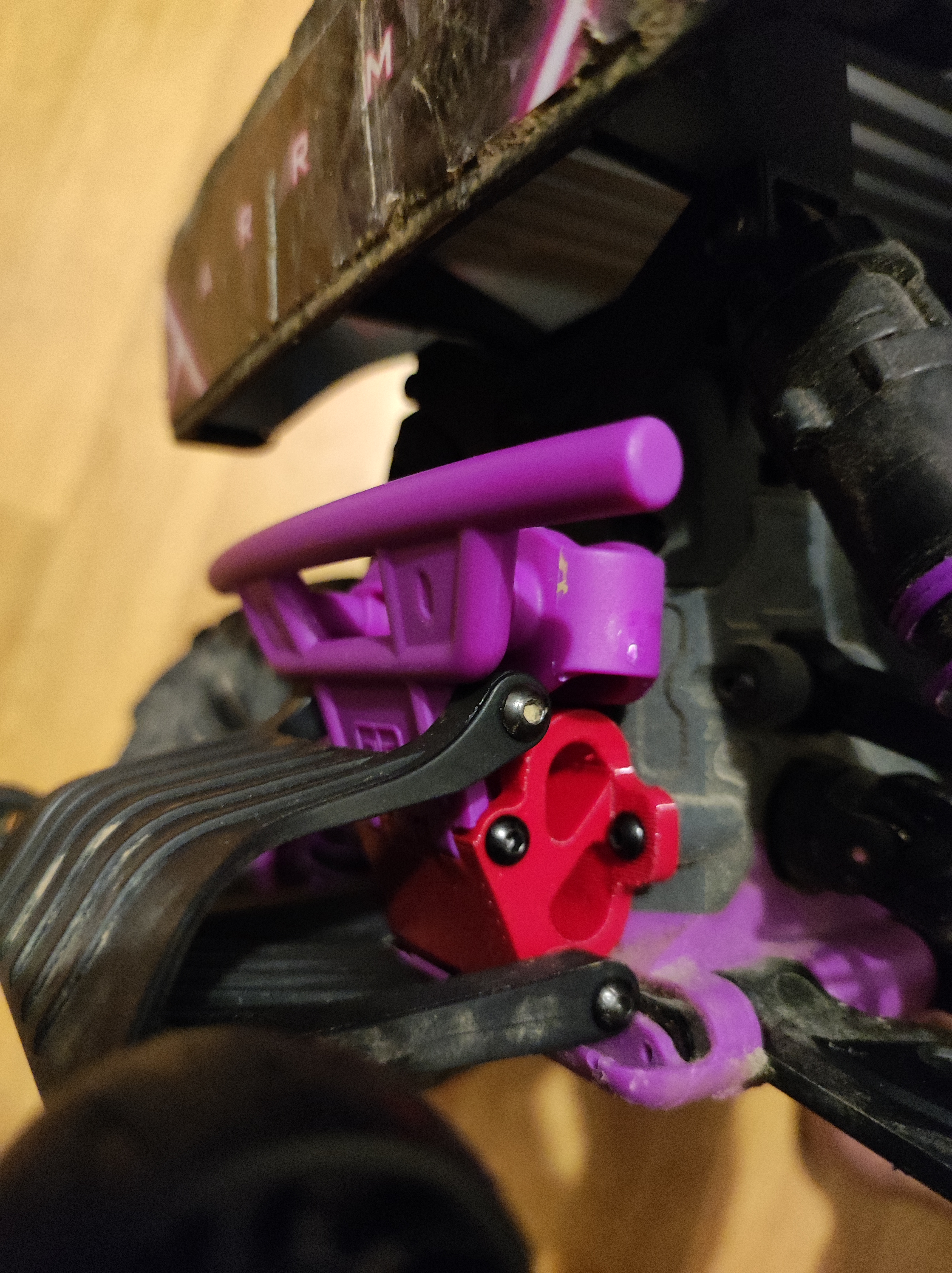 Arrma Quake Wheeliebarmount bottom