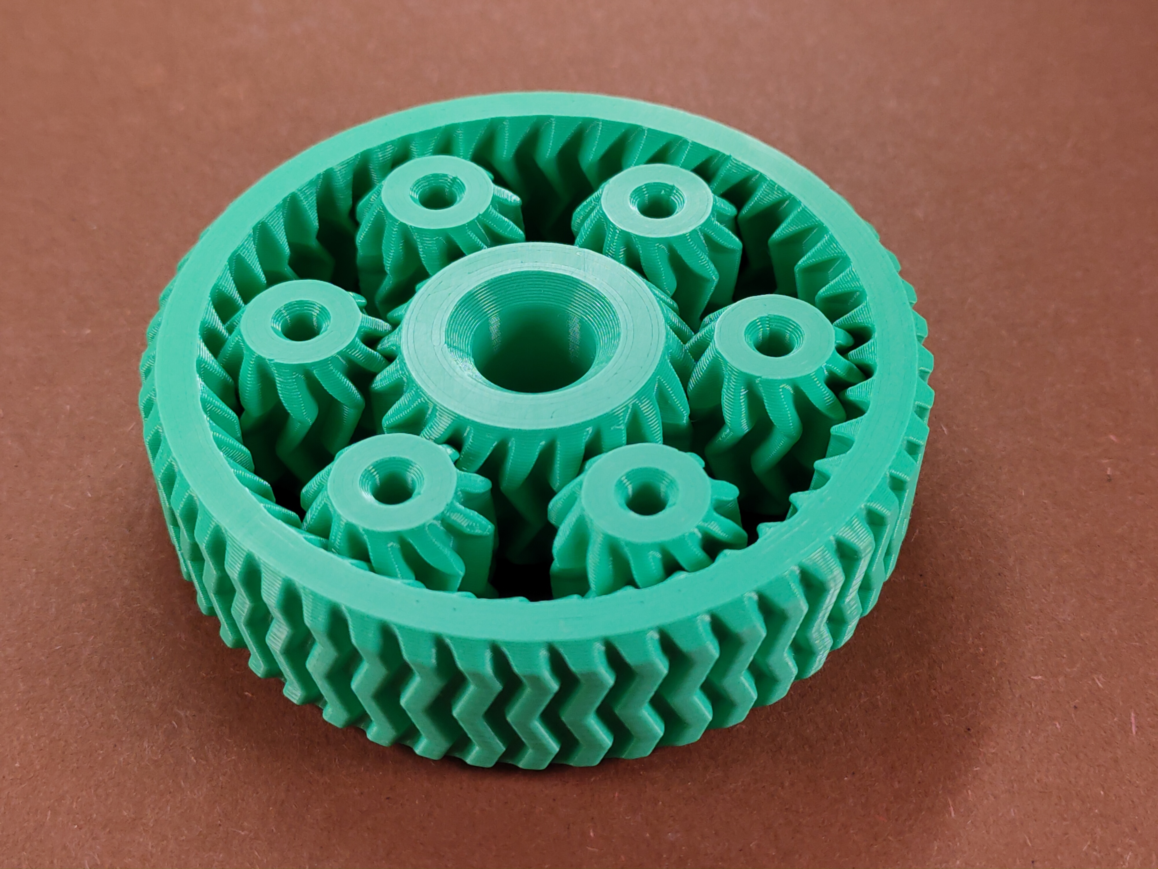 Miniatura 2 do modelo 3D Geared planetary spinner