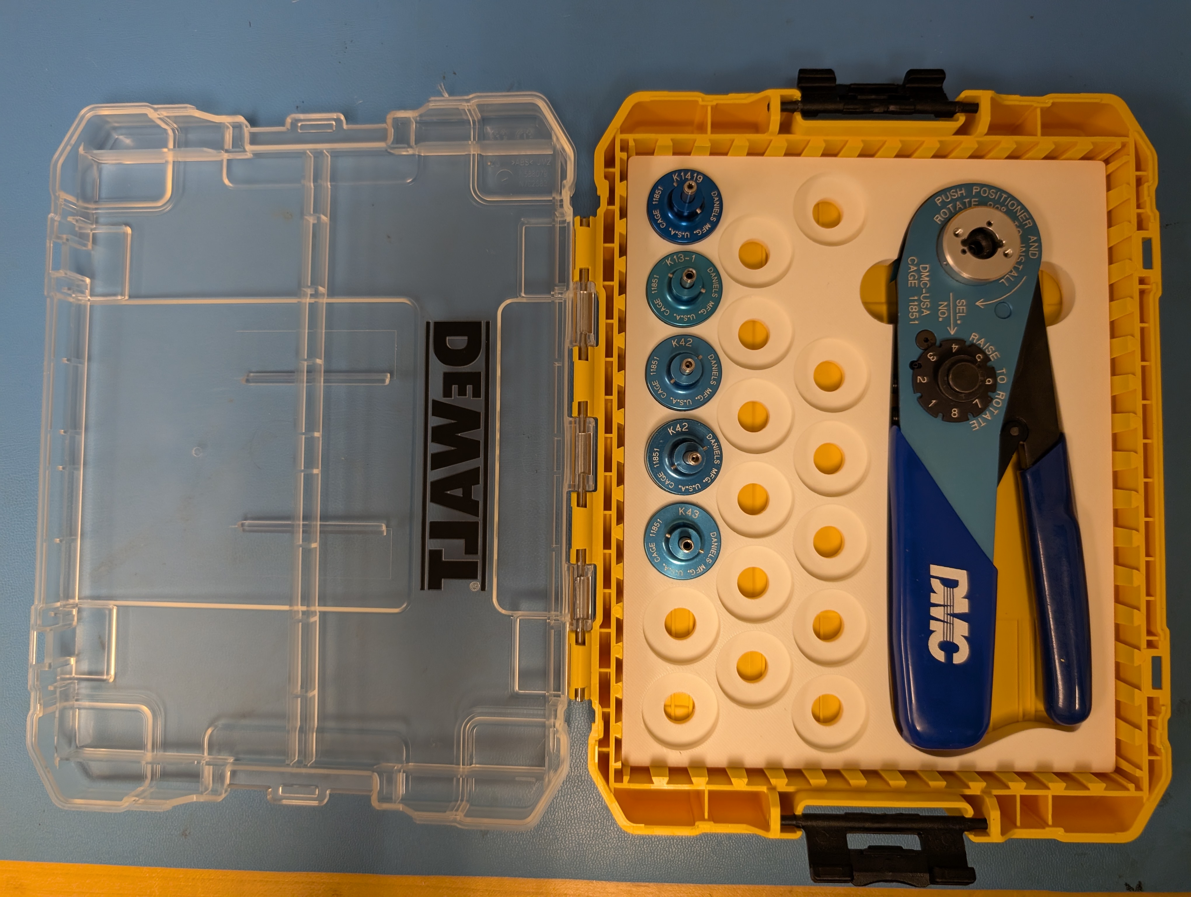 Dewalt AFM8 Crimper Insert