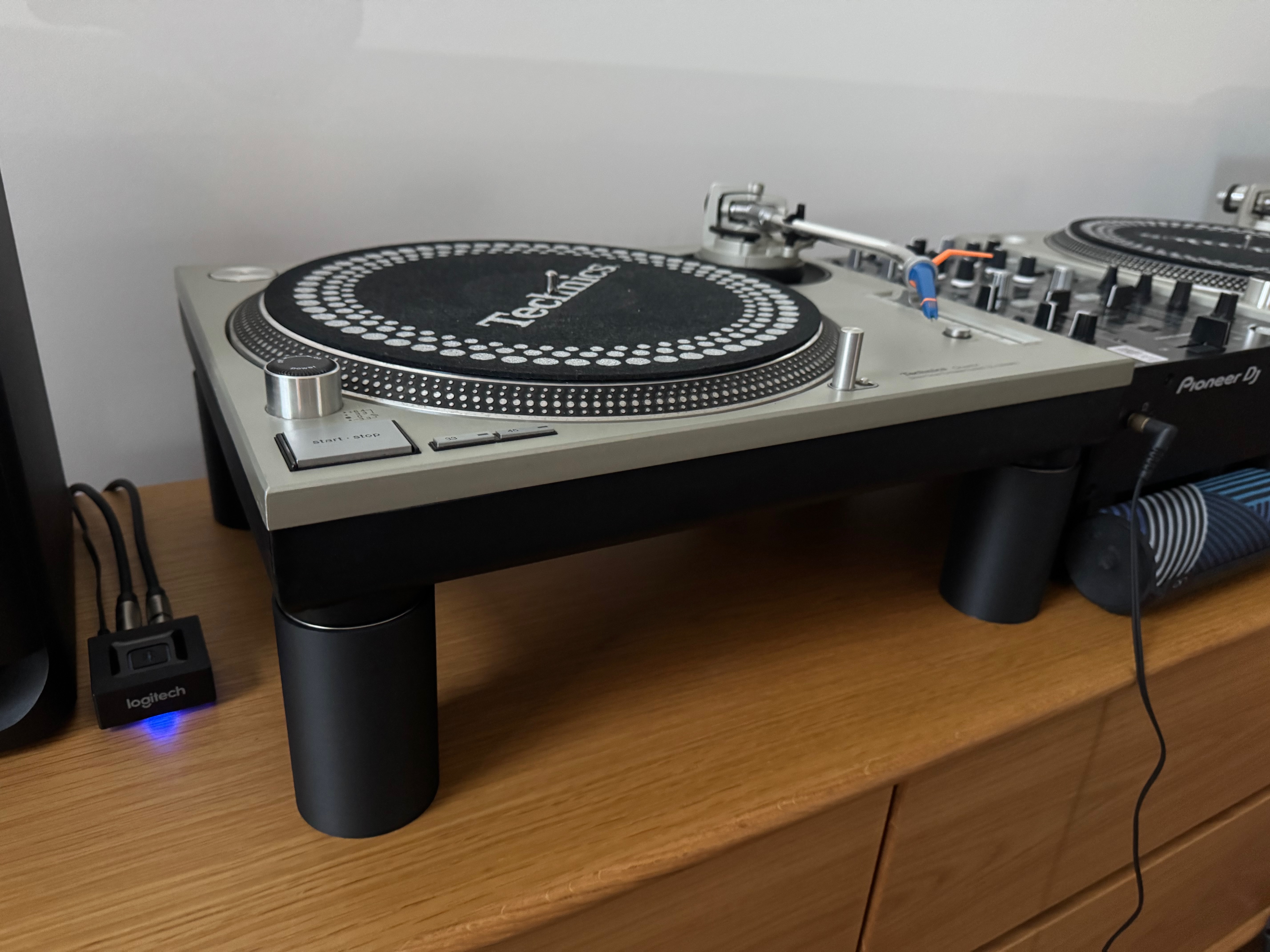 Technics 1200 1210 mk2 mk3 mk5 Turntable Riser Stand