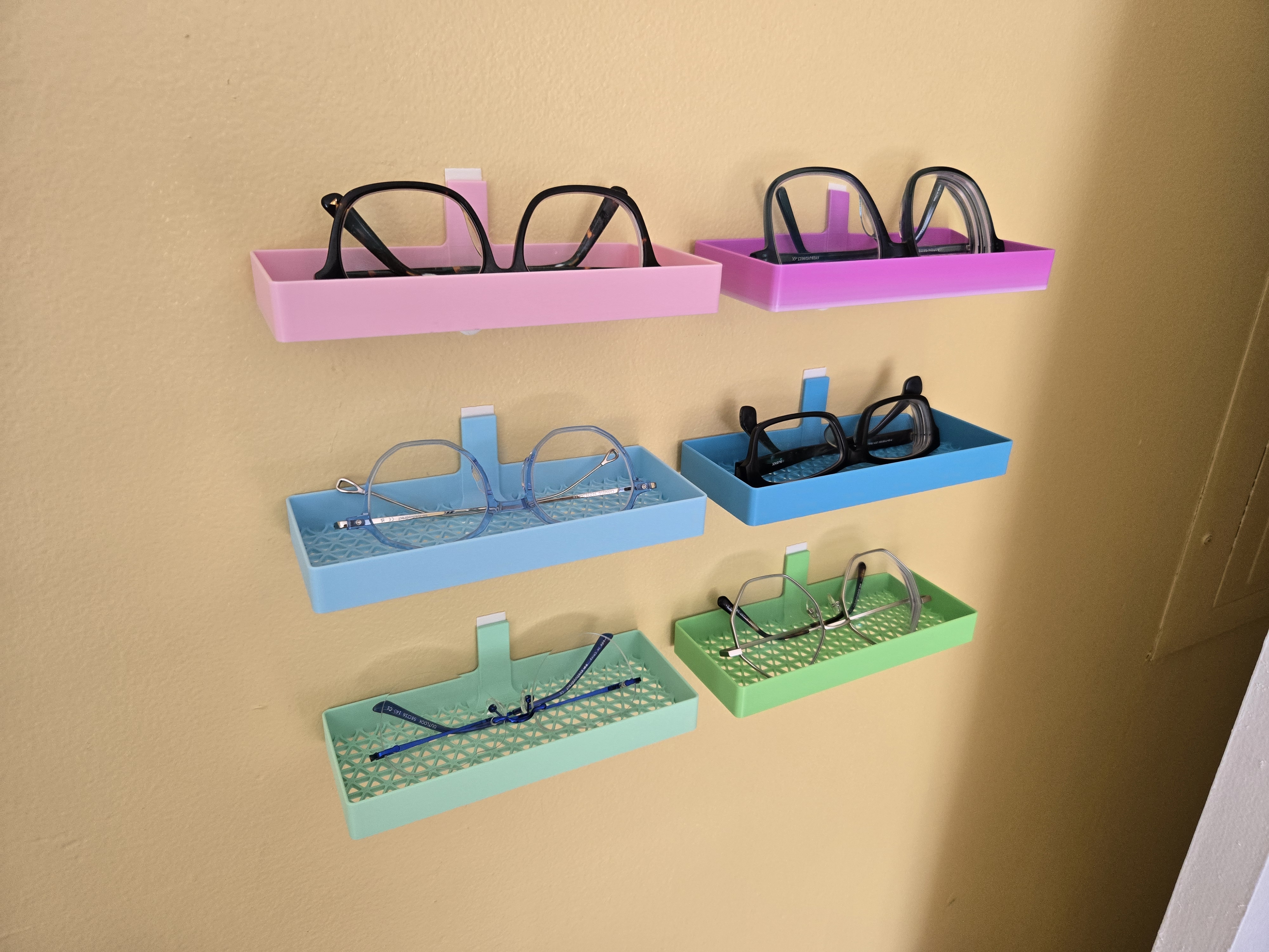 Glasses Wall-Mount Holder