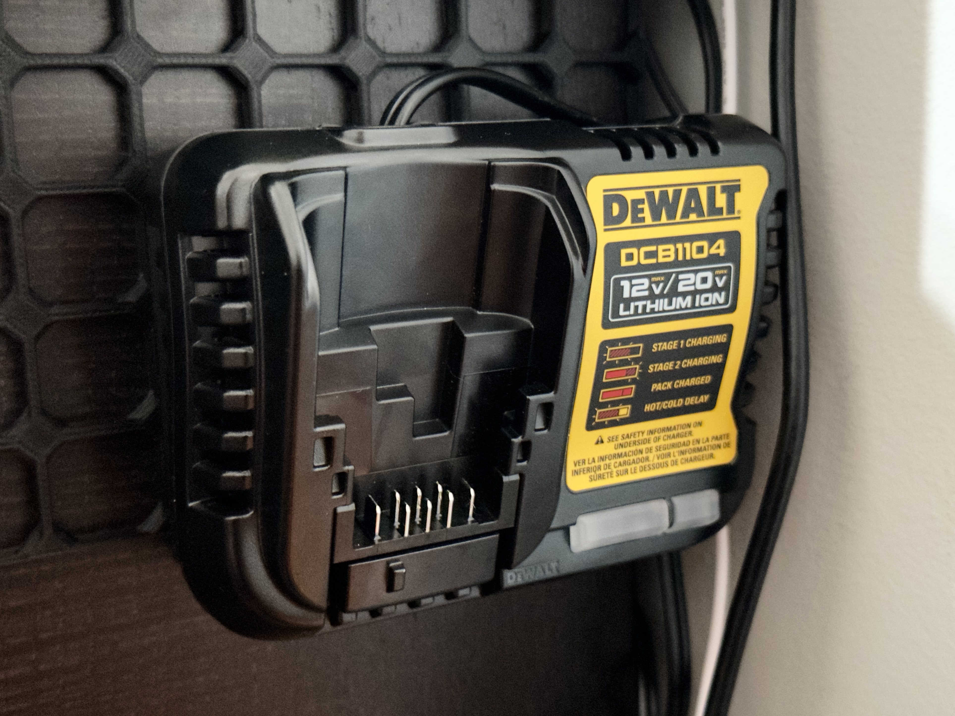 Dewalt 20V Charger DCB1104 openGrid Mount