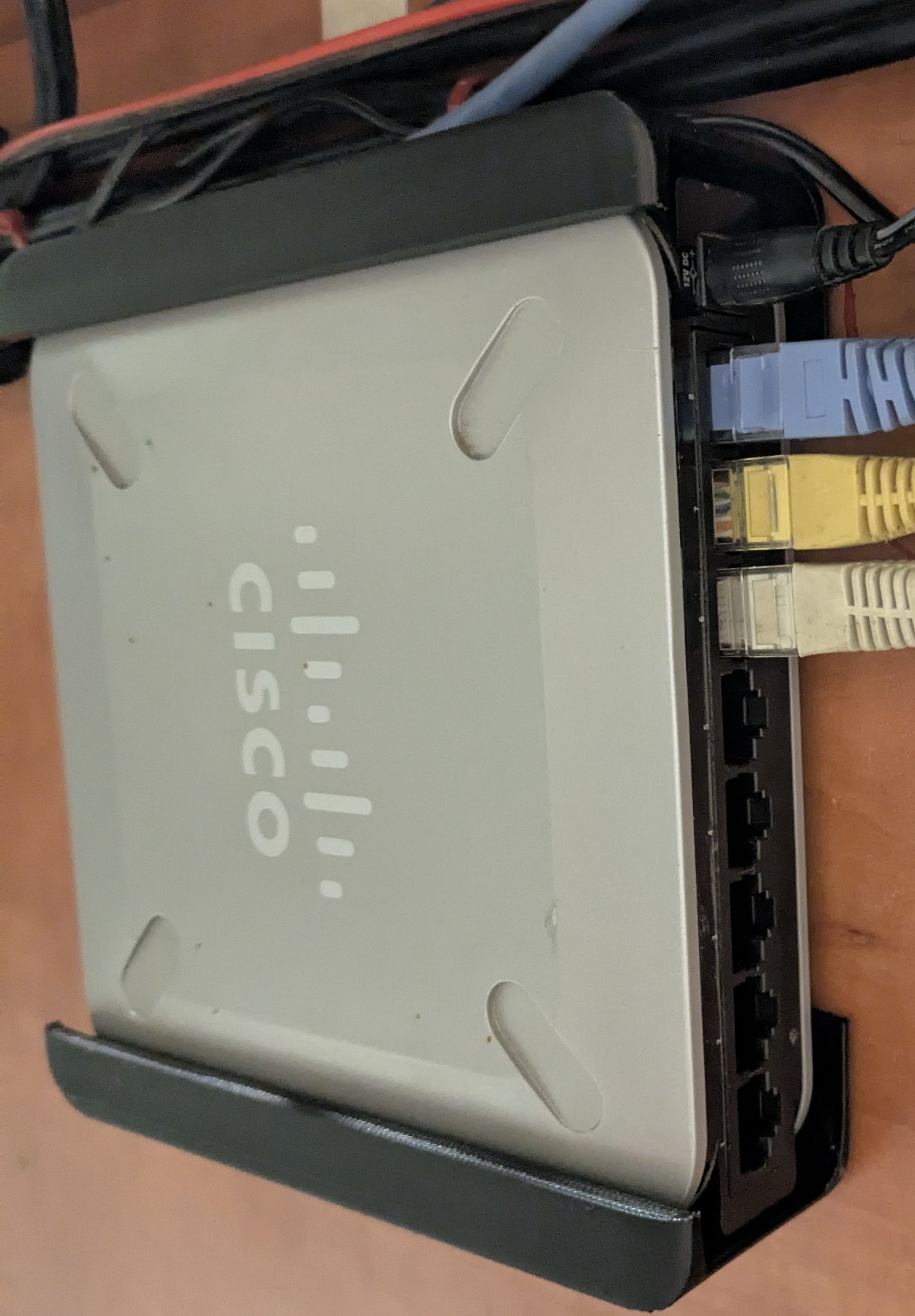 Cisco SG100D-08 – desktop switch – Mounting brackets