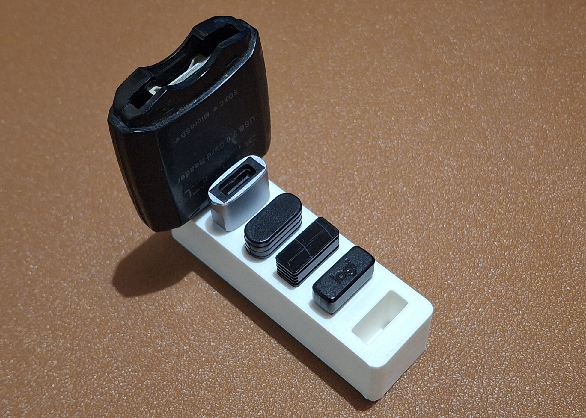 USB Holder (3-12 Ports) 3D model