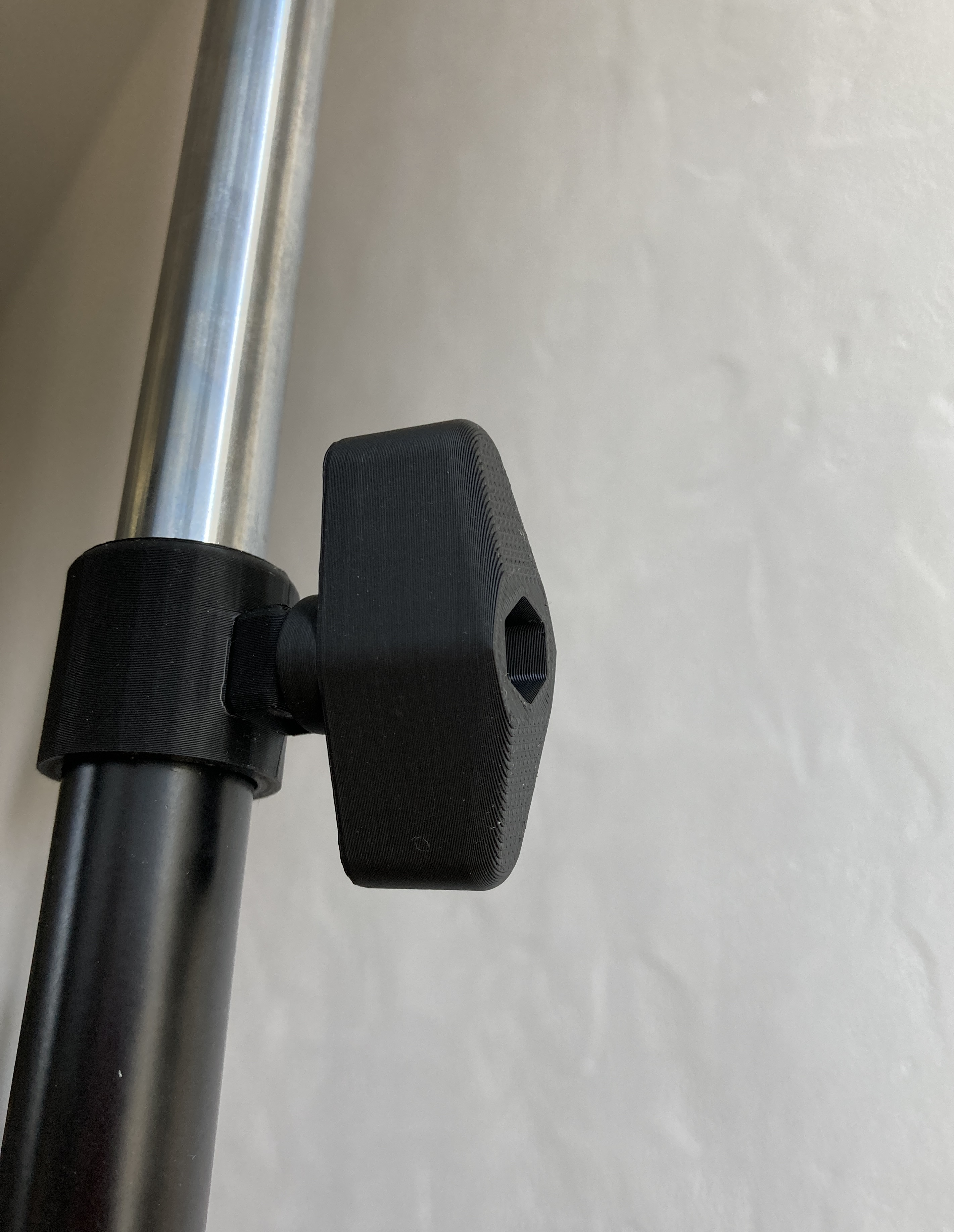 Cloth Rail Lock