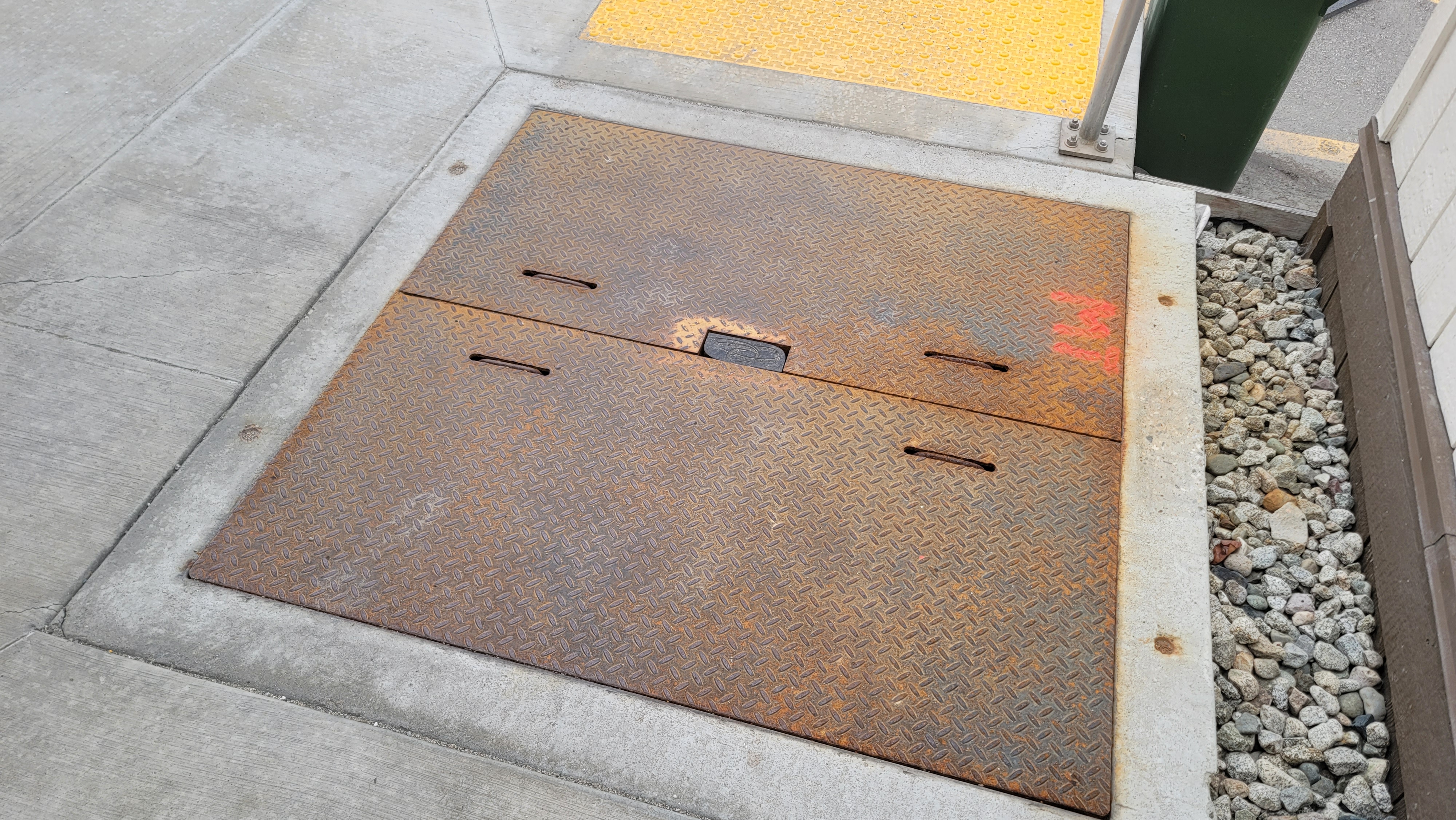 In-Ground Utility Box Hole Insert