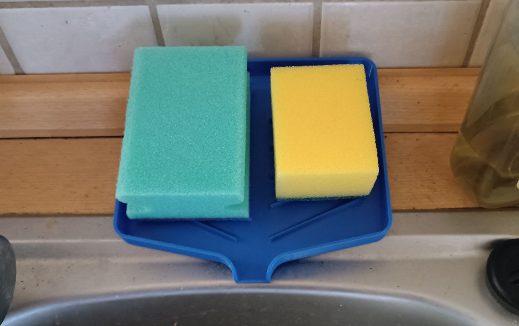Sponge Holder on Wedge Supports