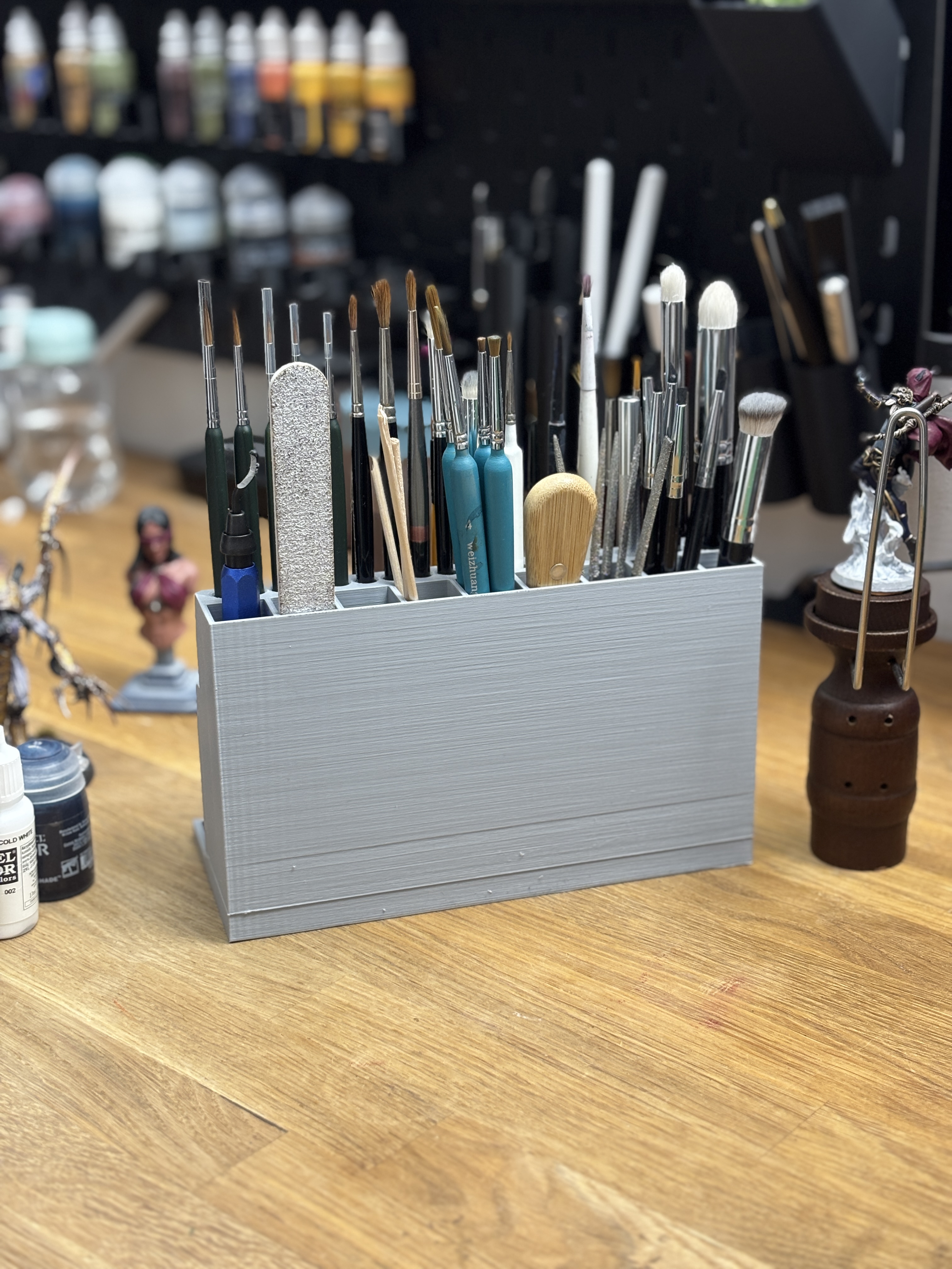 Hobby Paint Brush Holder and Organizer for Miniature Painting Mk.I — thumbnail 2