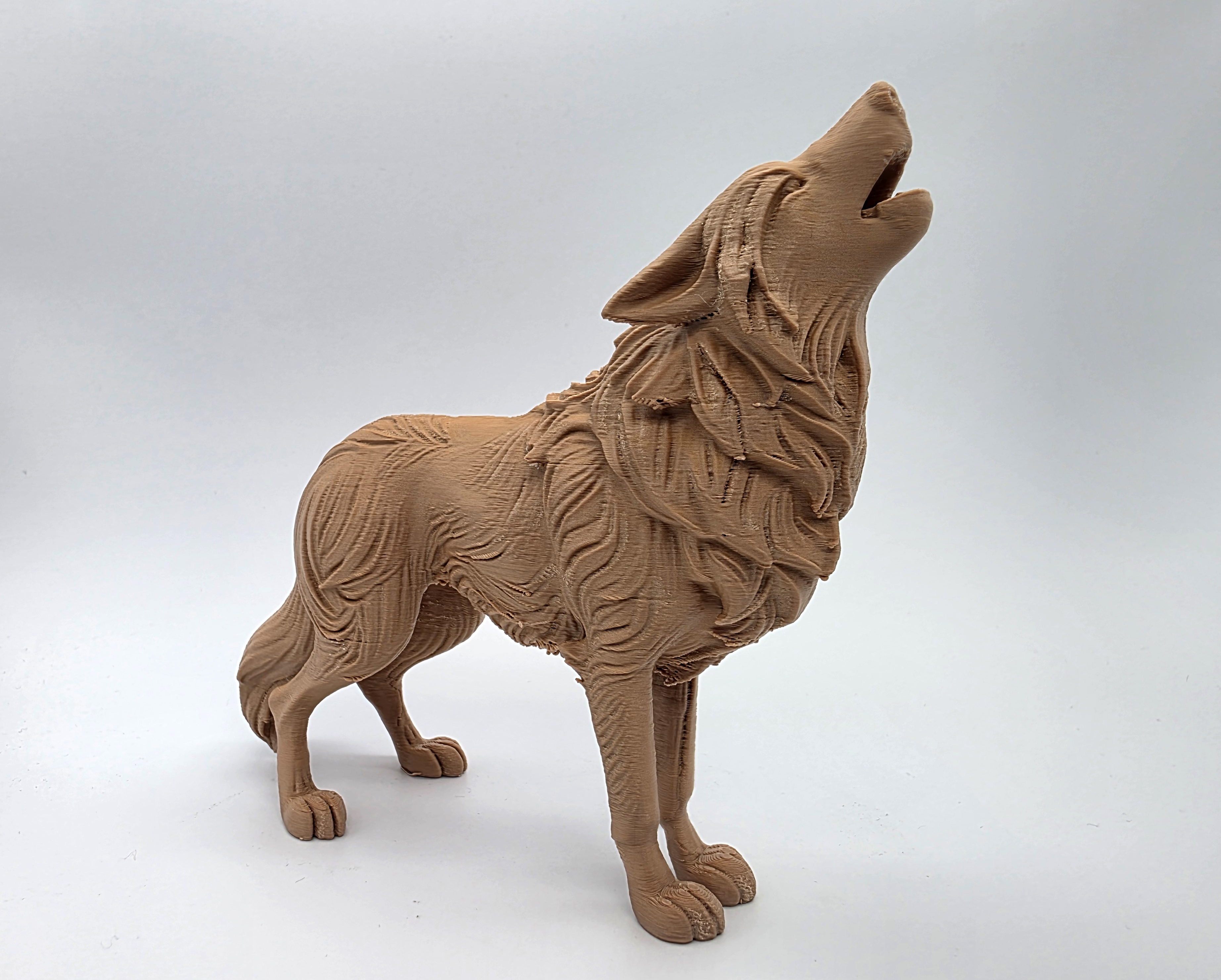 Miniatura 2 do modelo 3D Standing Howling Wolf Statue