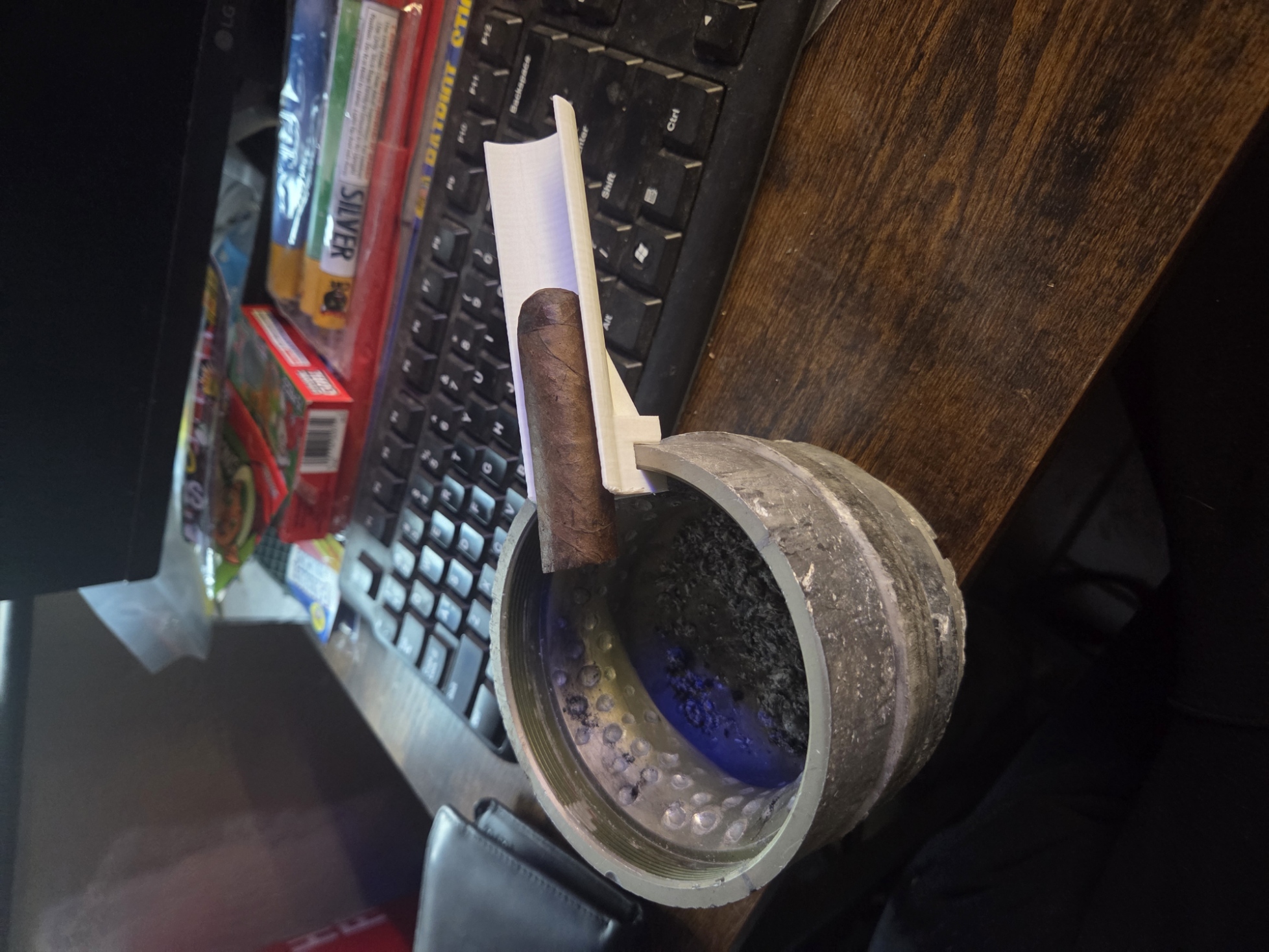 Abrams cannister cup cigar rest