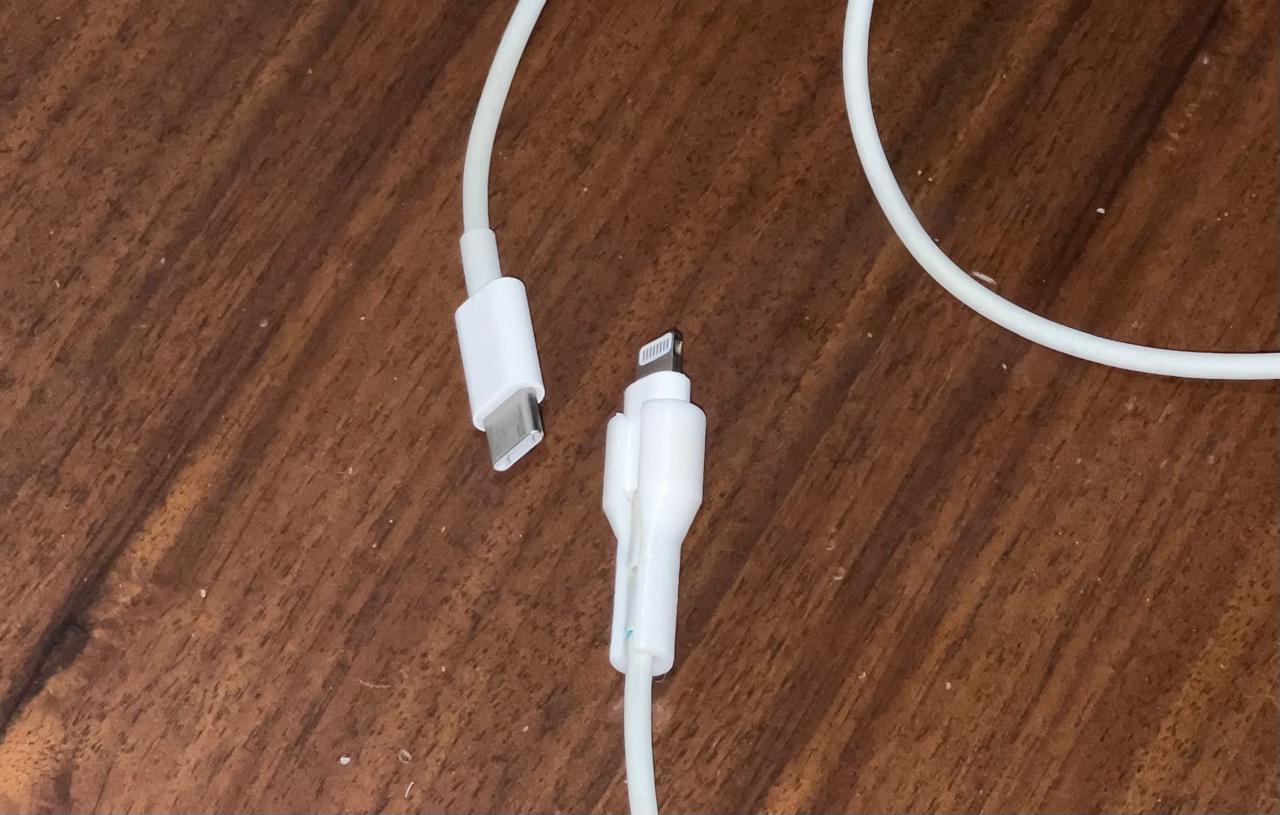 Apple Lightning to USB C cable protector (5mm longer from og)