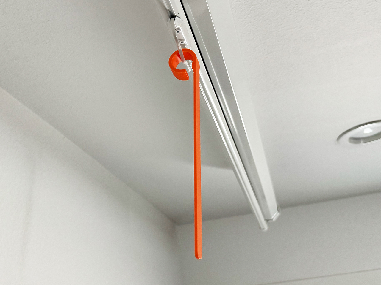 Projector Screen Pull-Down Puller / Hook — miniatura 2