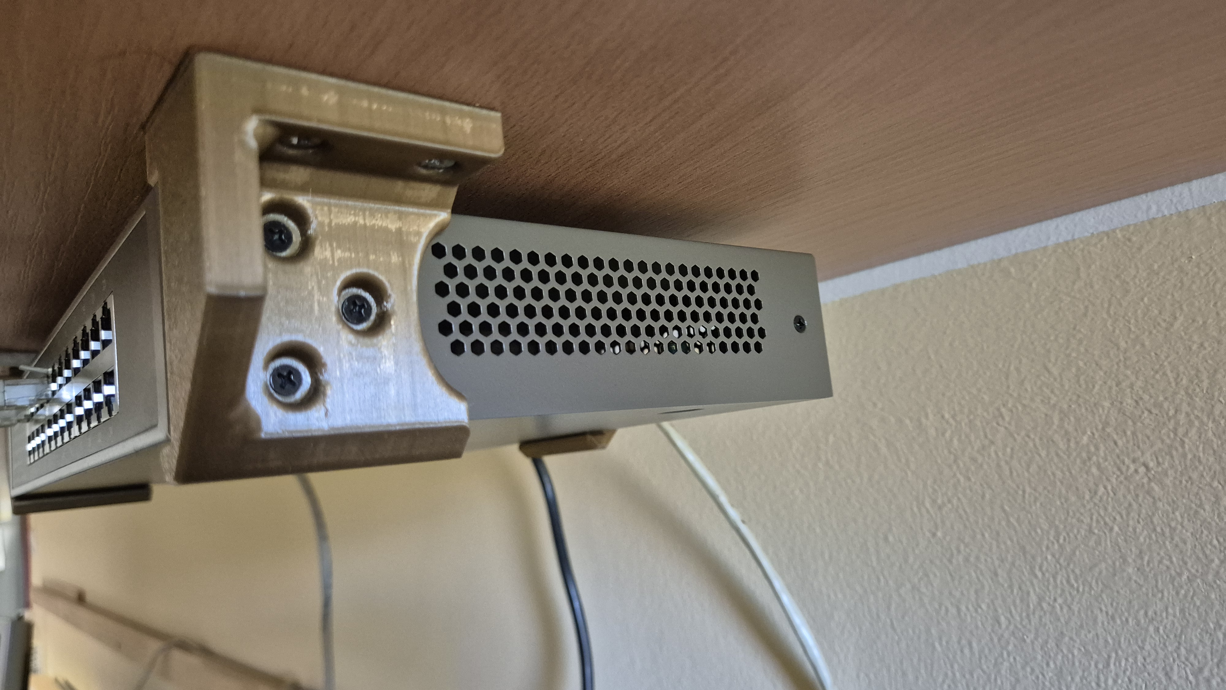 Vertical Wall Mount Brackets — thumbnail 2