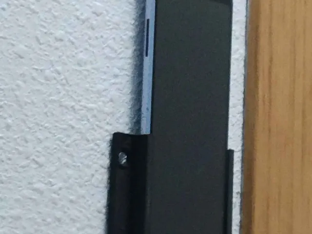 phone holder to mount to wall for samsung a8+