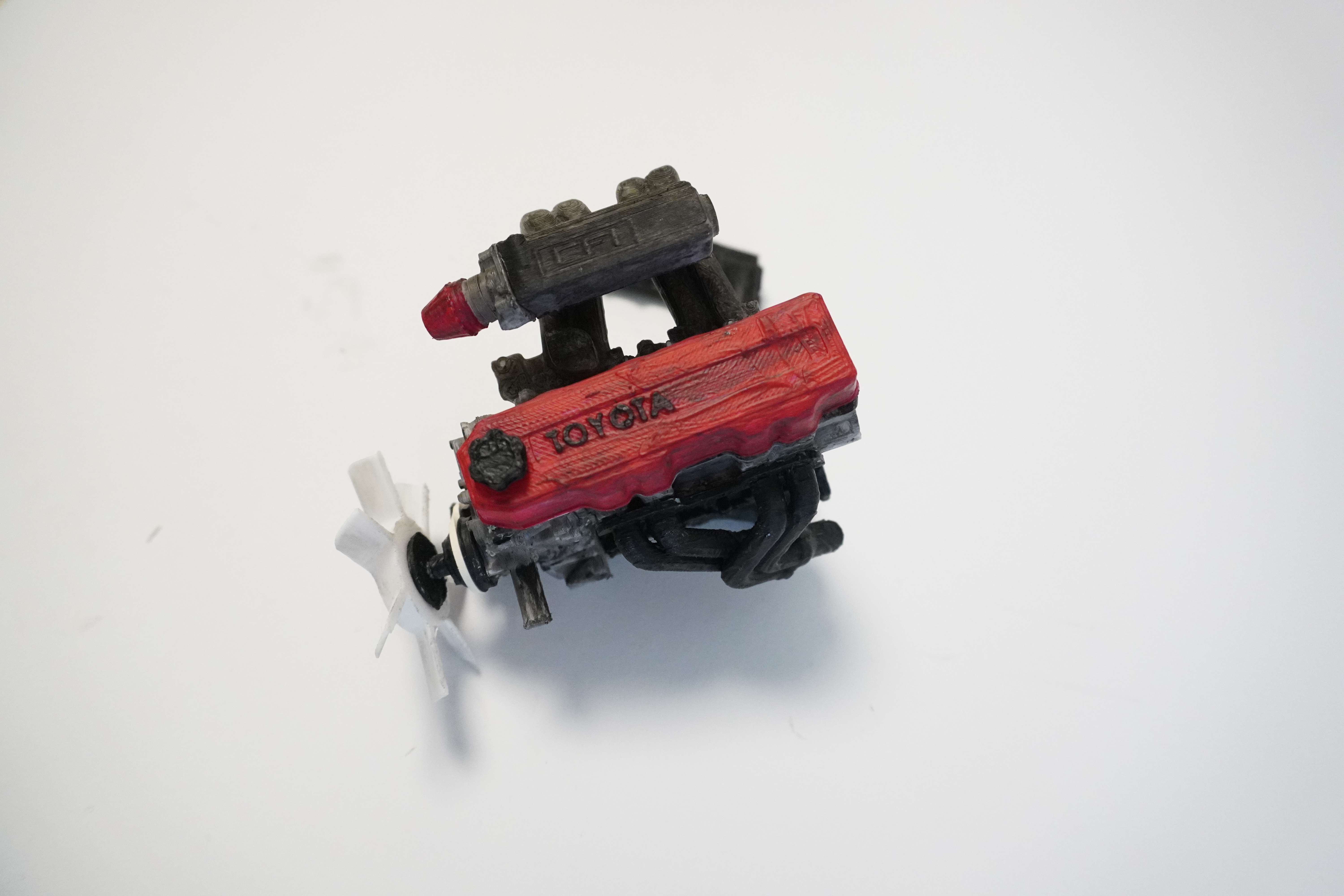 MINI Toyota 4 Cylinder Engine 22RE, Complete Working Model Mini Edition — miniatura 10
