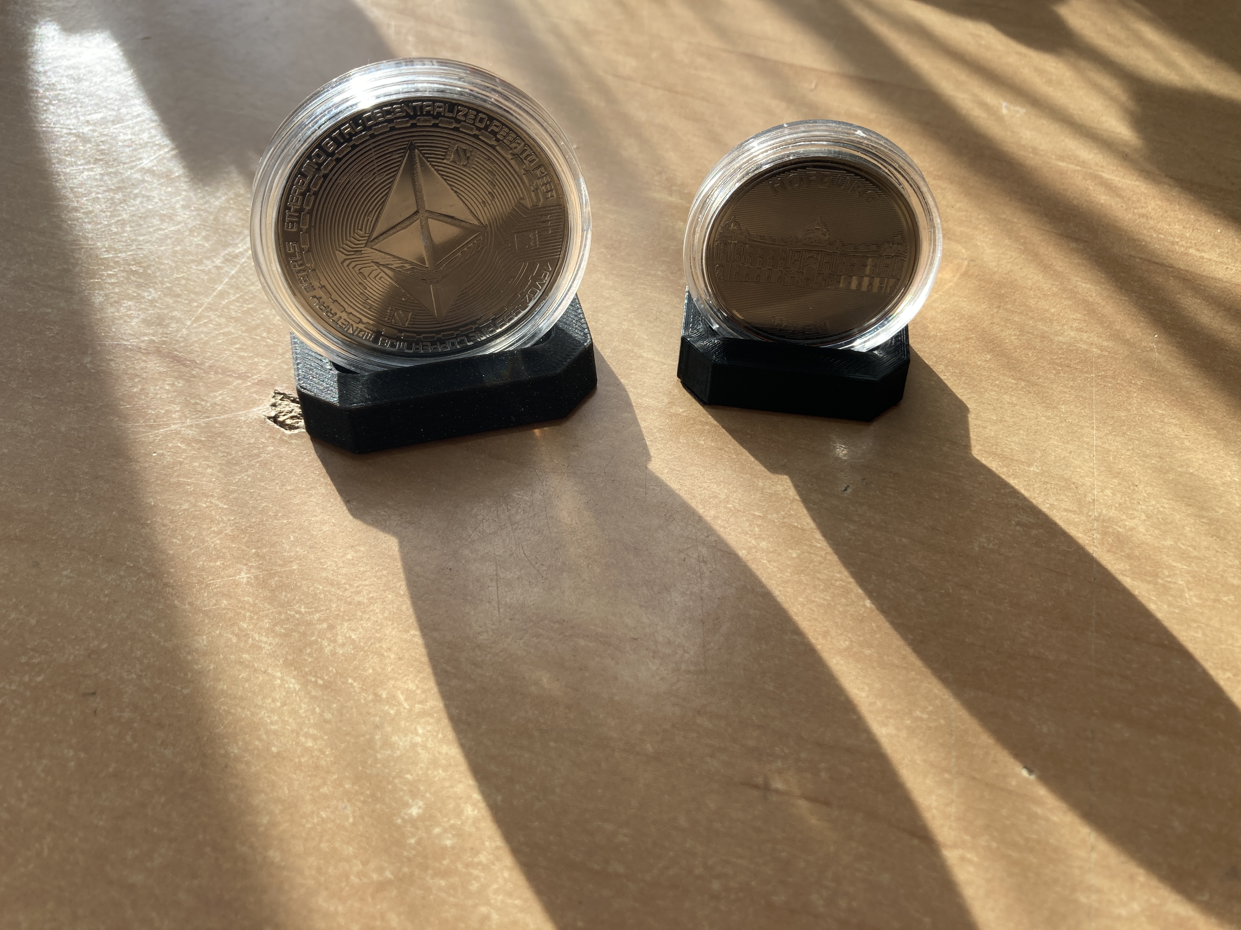 Customizable Coin Stand