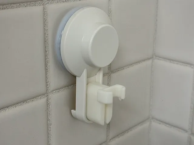 Venus shaver holder attachment for IKEA TISKEN suction cup