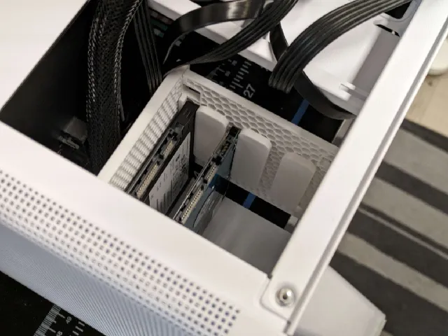 SSD/HDD Storage (AP201)