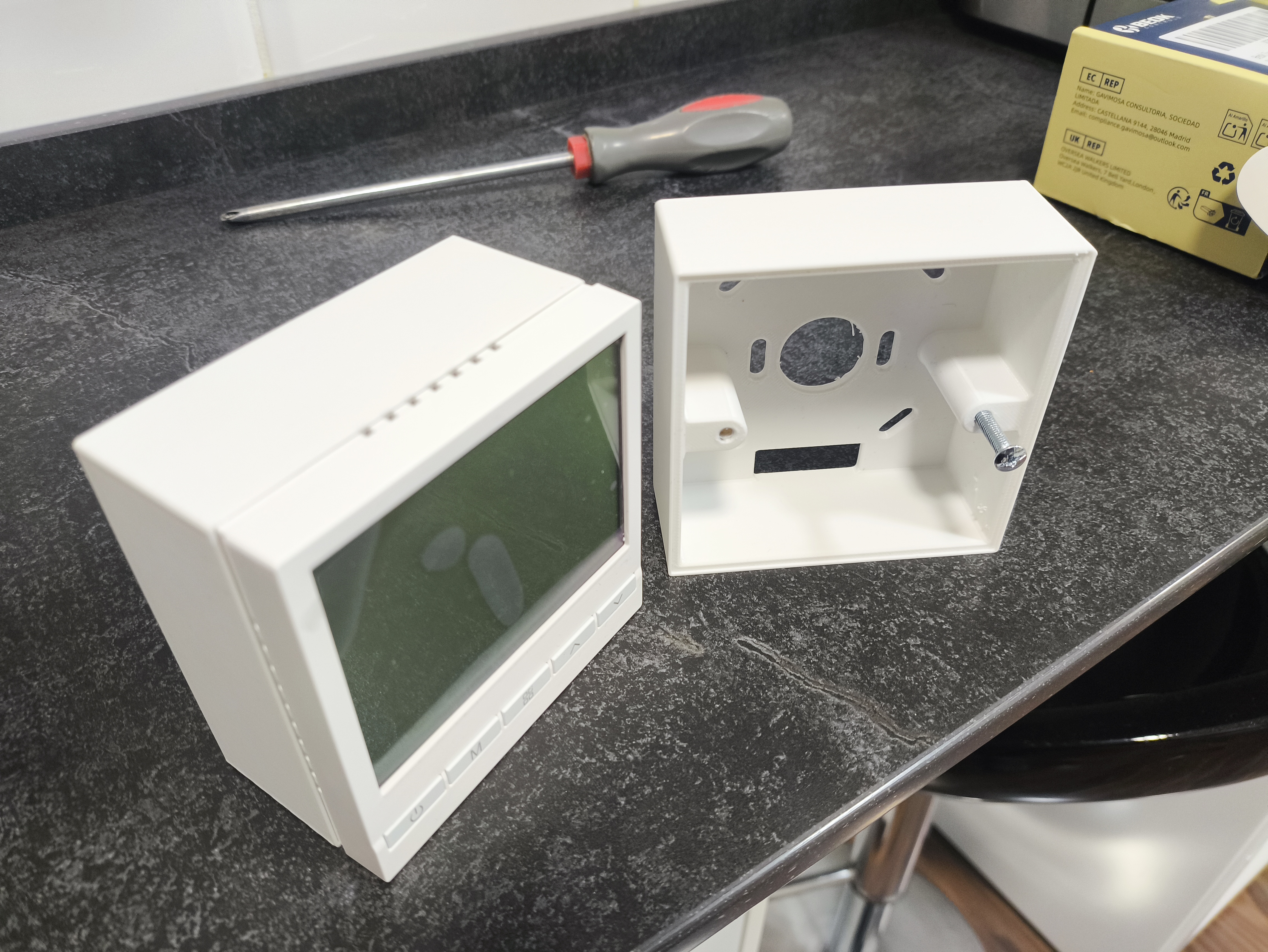 Surface-mount thermostat box — miniatura 5
