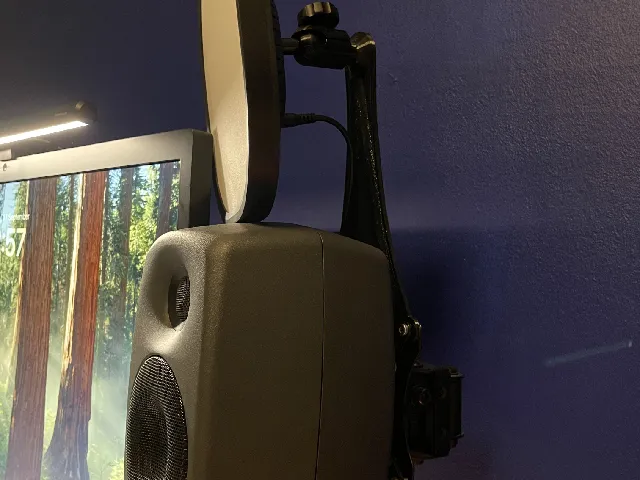 Elgato Key Light Air VESA mount Genelec Monitor Speakers 8020