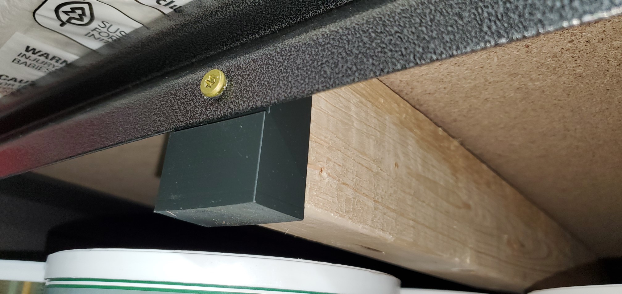Miniatura 2 do modelo 3D metal shelf support bracket