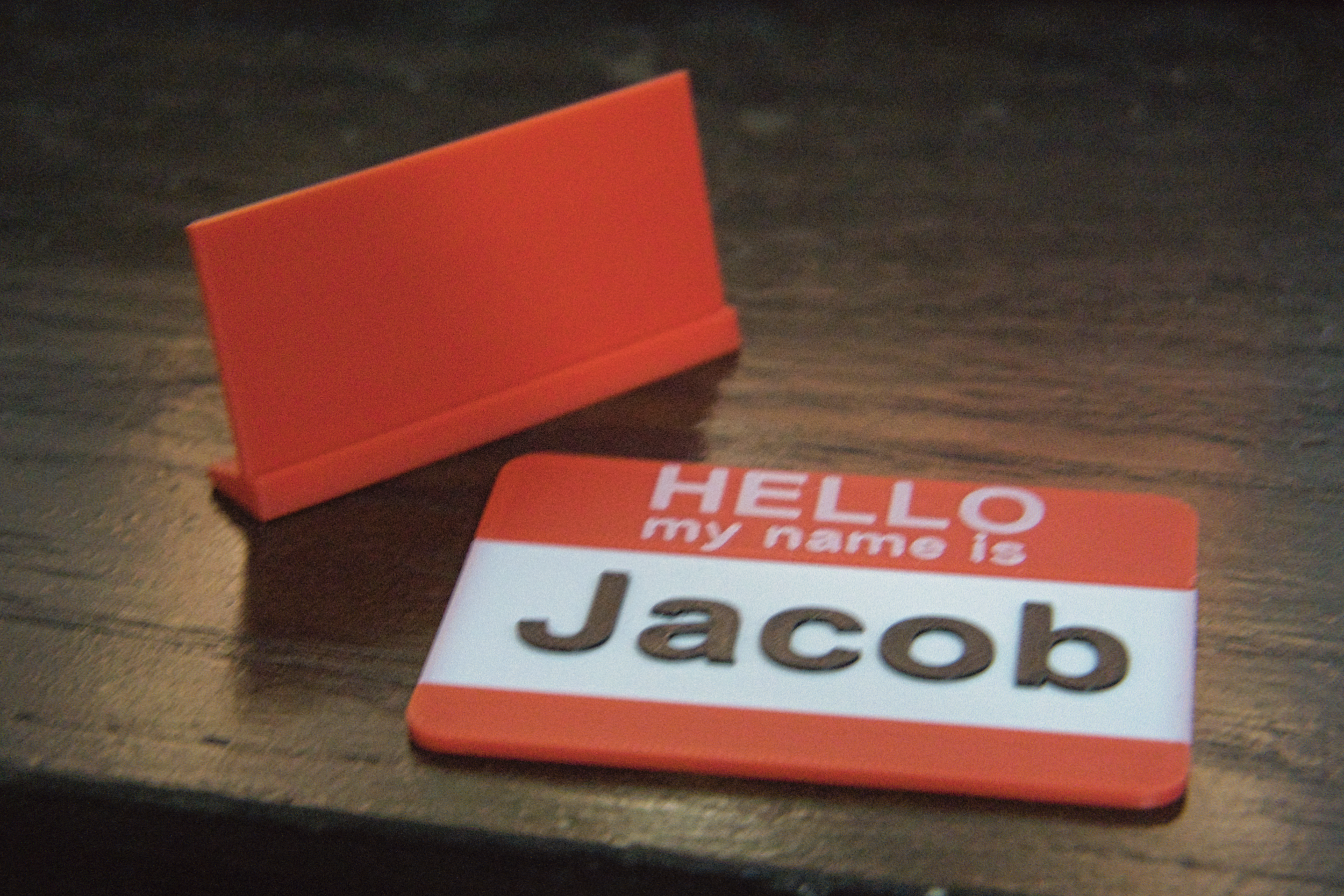Miniatura 4 do modelo 3D Customizable Name Badge + Stand (Parametric)