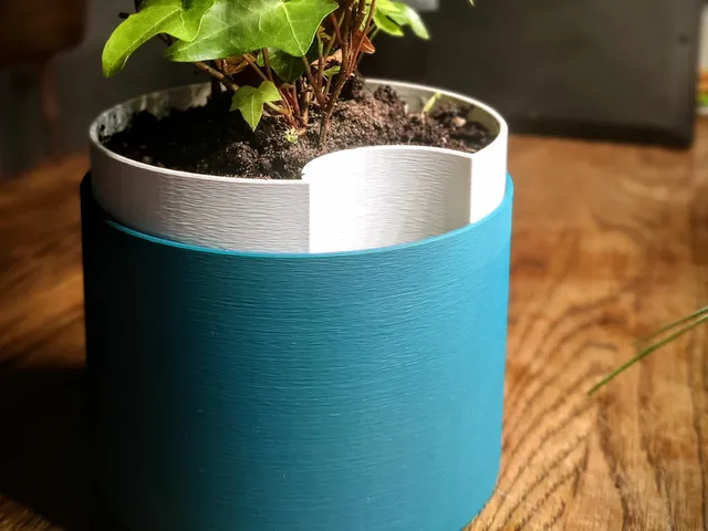 Modern self-watering planter