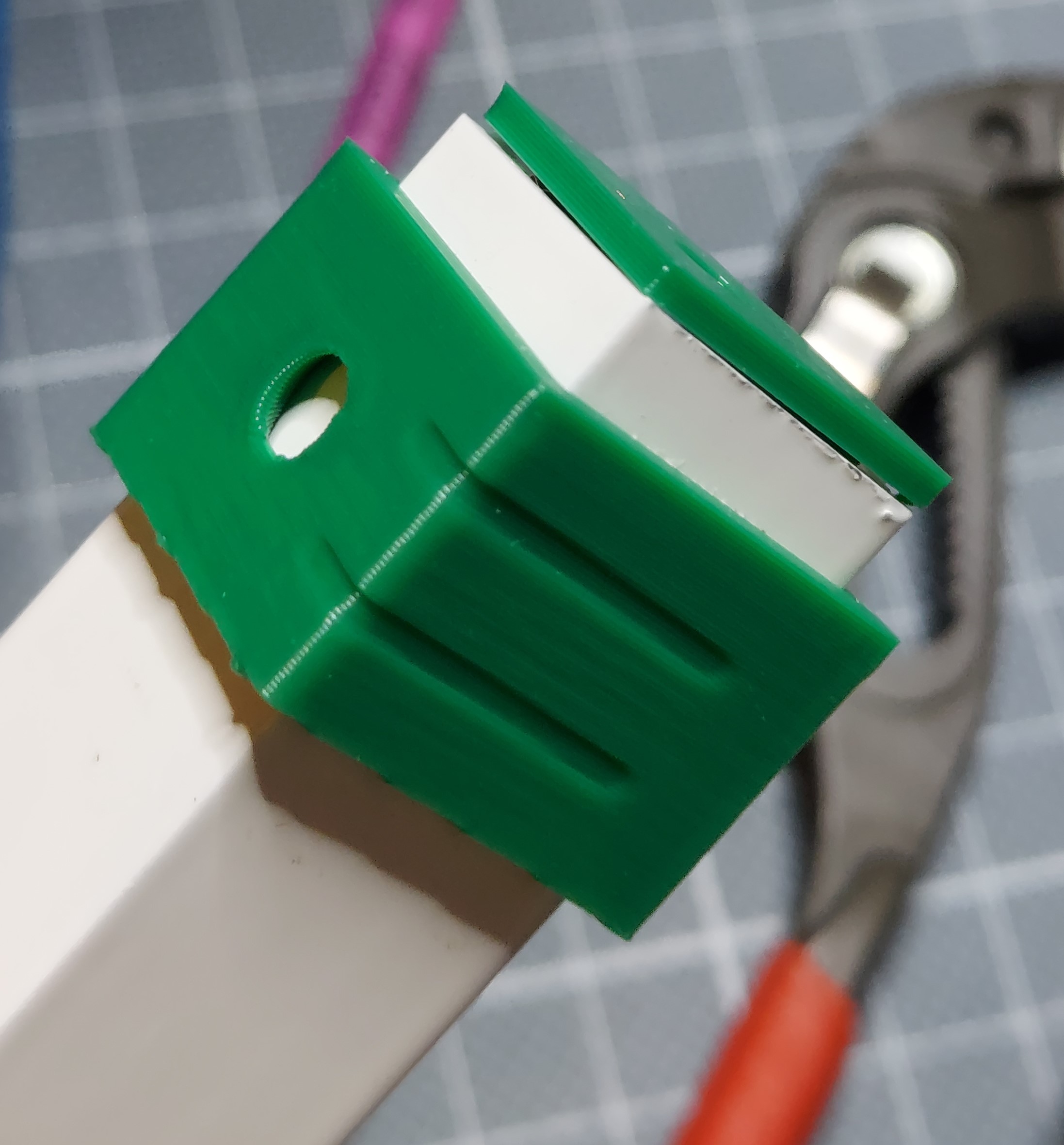 Airam Corner LED channel bits