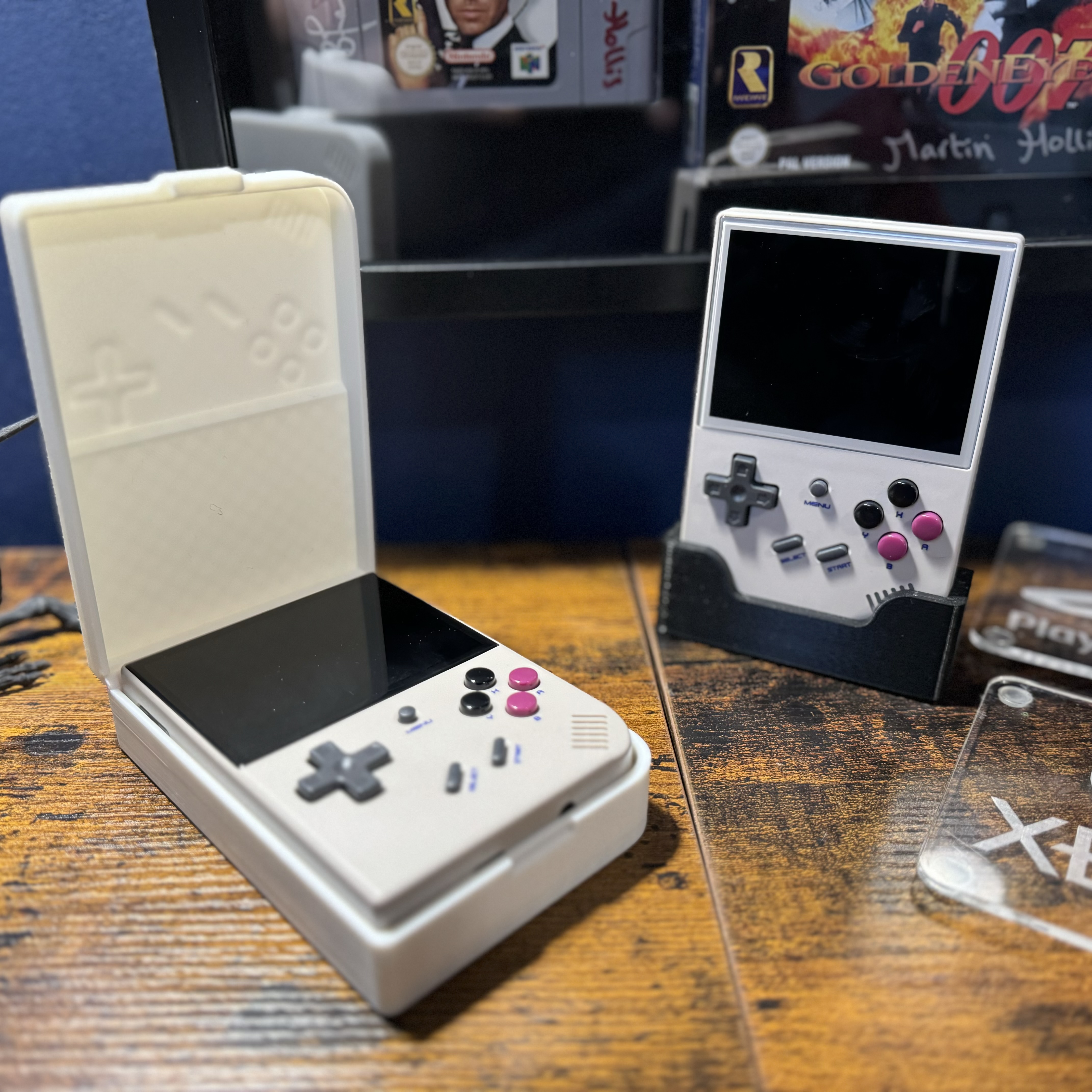 RG35XX Plus Case/Display Stand Combo