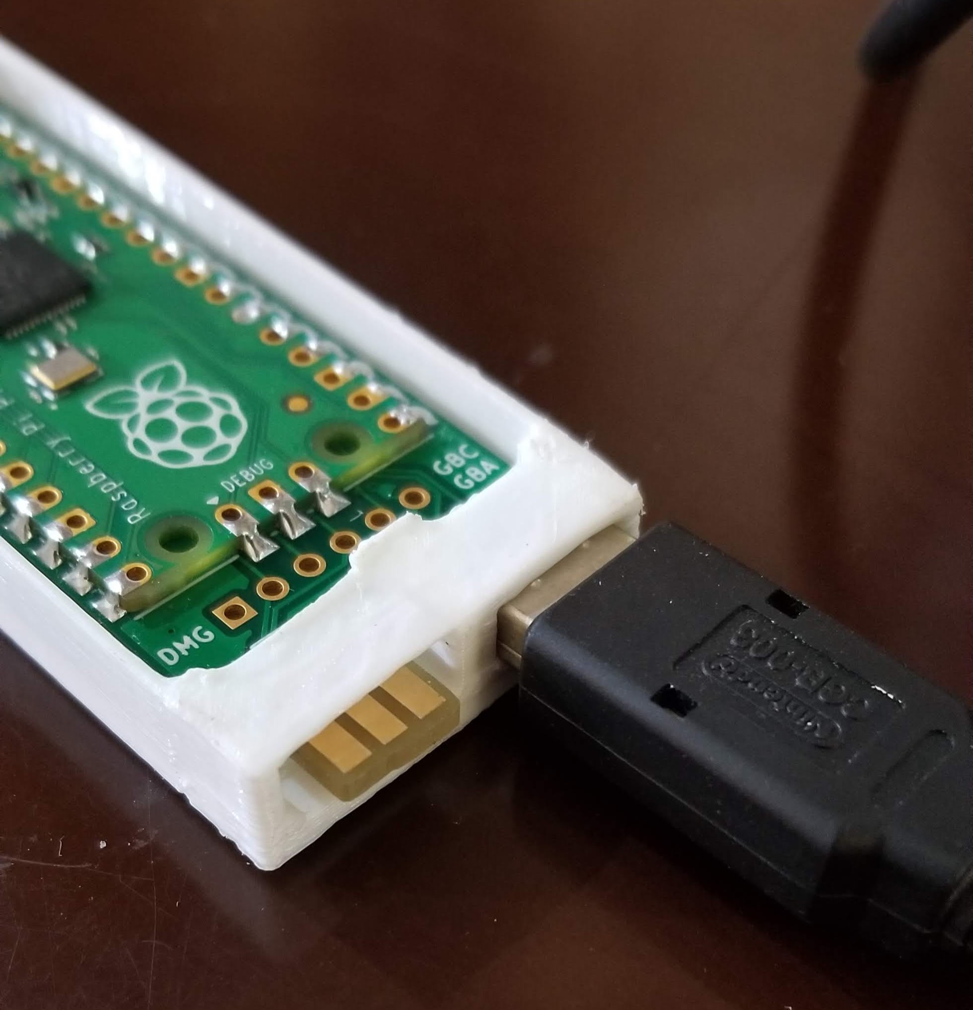 Case for online Game Boy link cable by stacksmashing with sockets