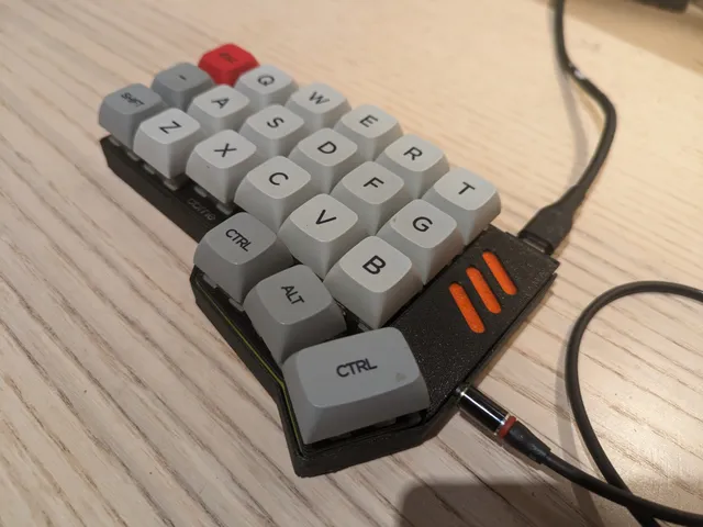 Corne Classic Mechanical Split Keyboard Slim Case + Extras