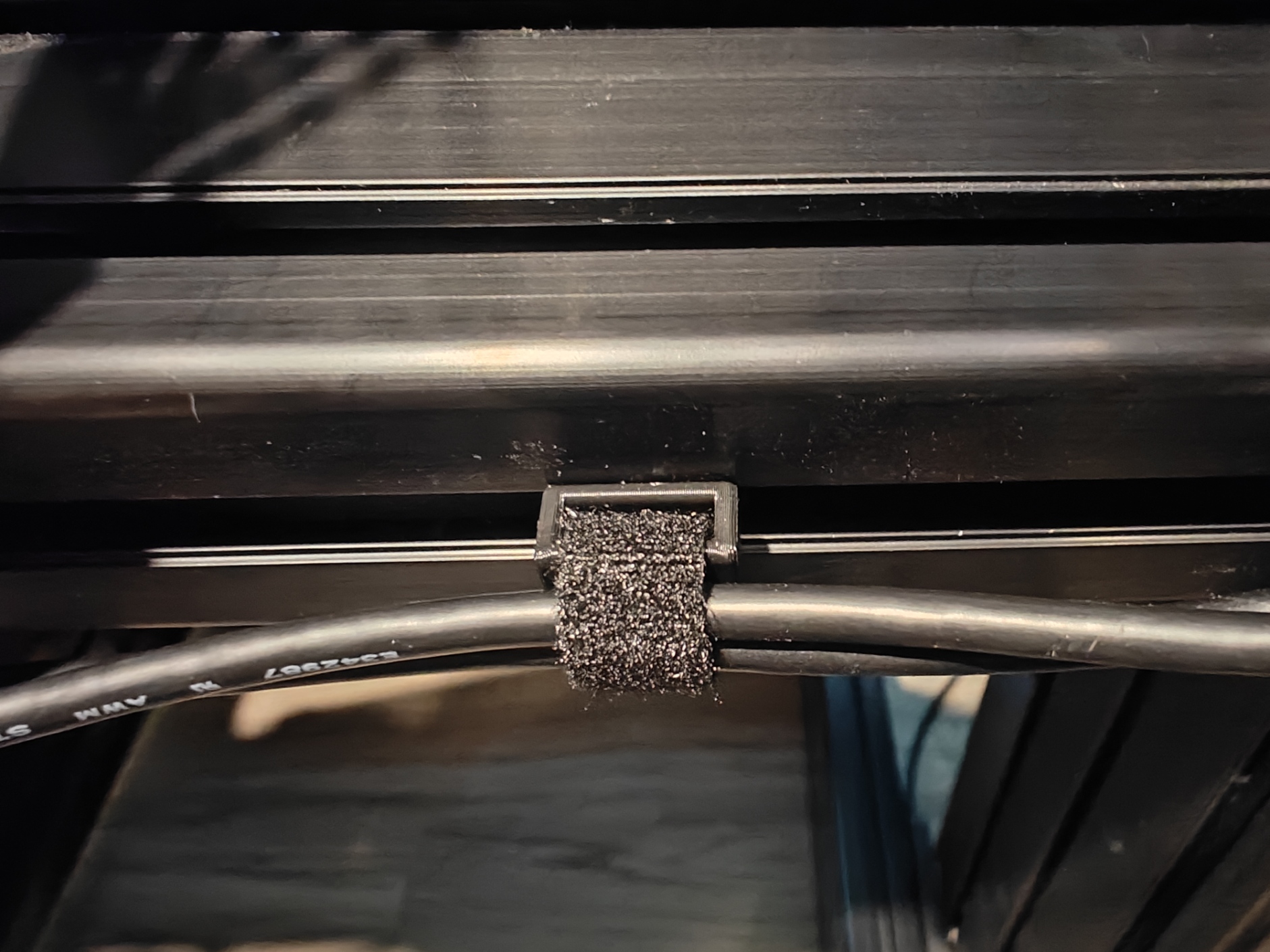 8020 velcro strap holder by haagar Download free STL model