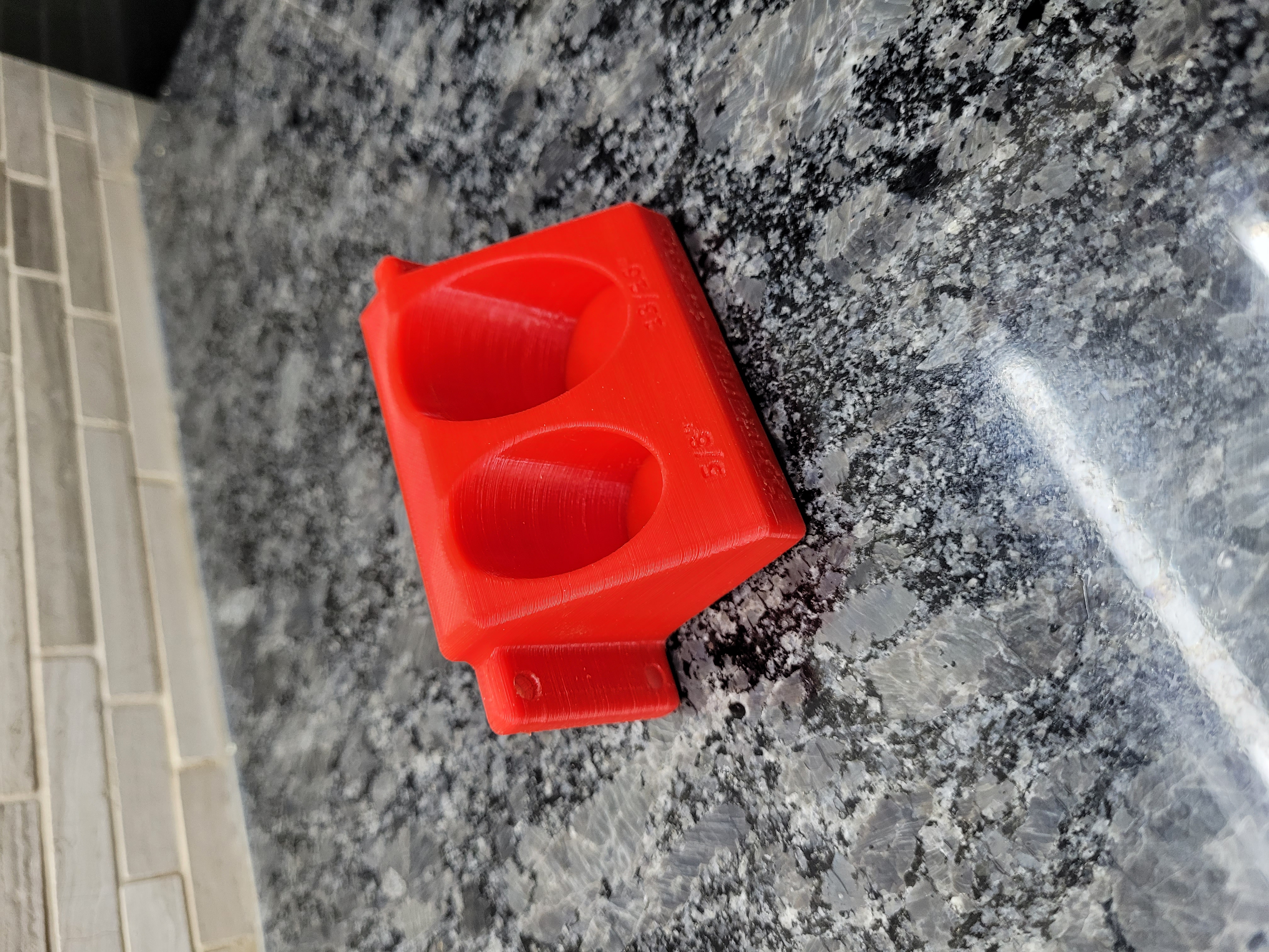 Miniatura 5 do modelo 3D Pegboard Spark Plug Socket Holder